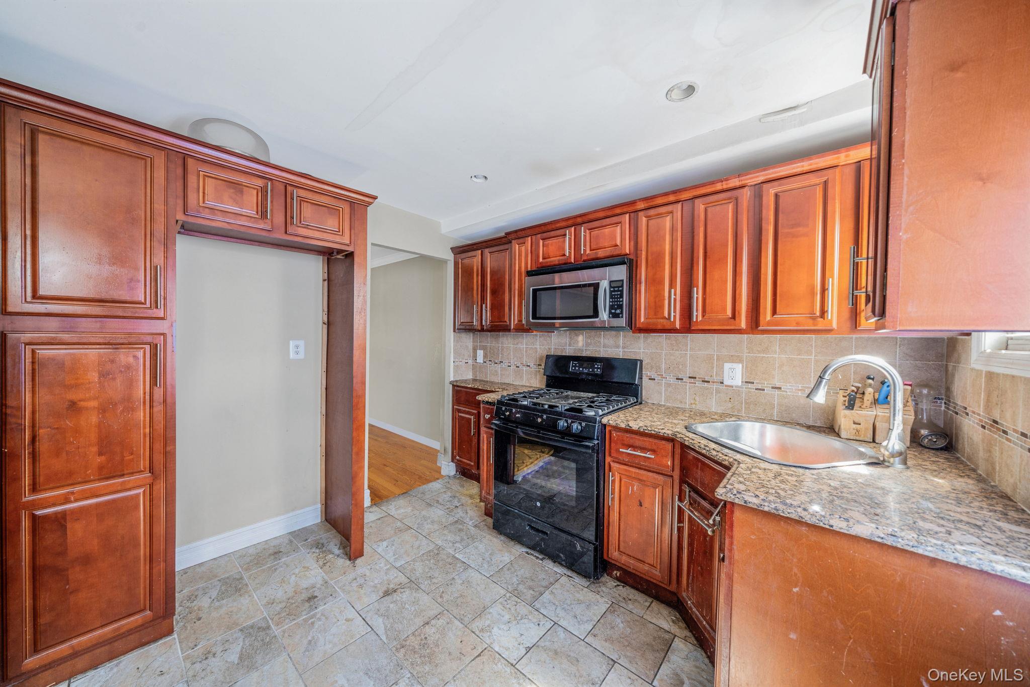 15050 Foch Boulevard Property Photo 8