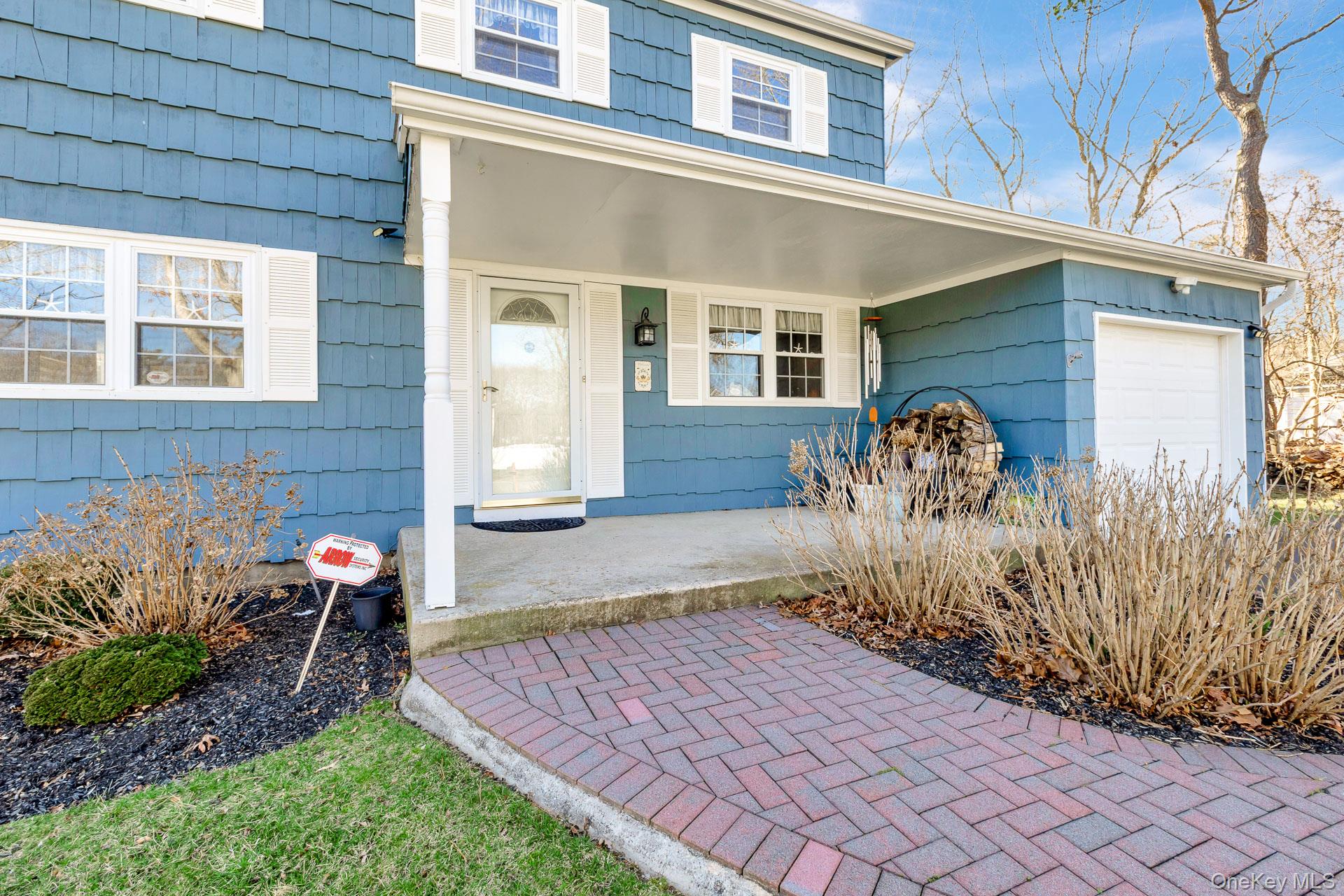 144 Oak Street Property Photo 2