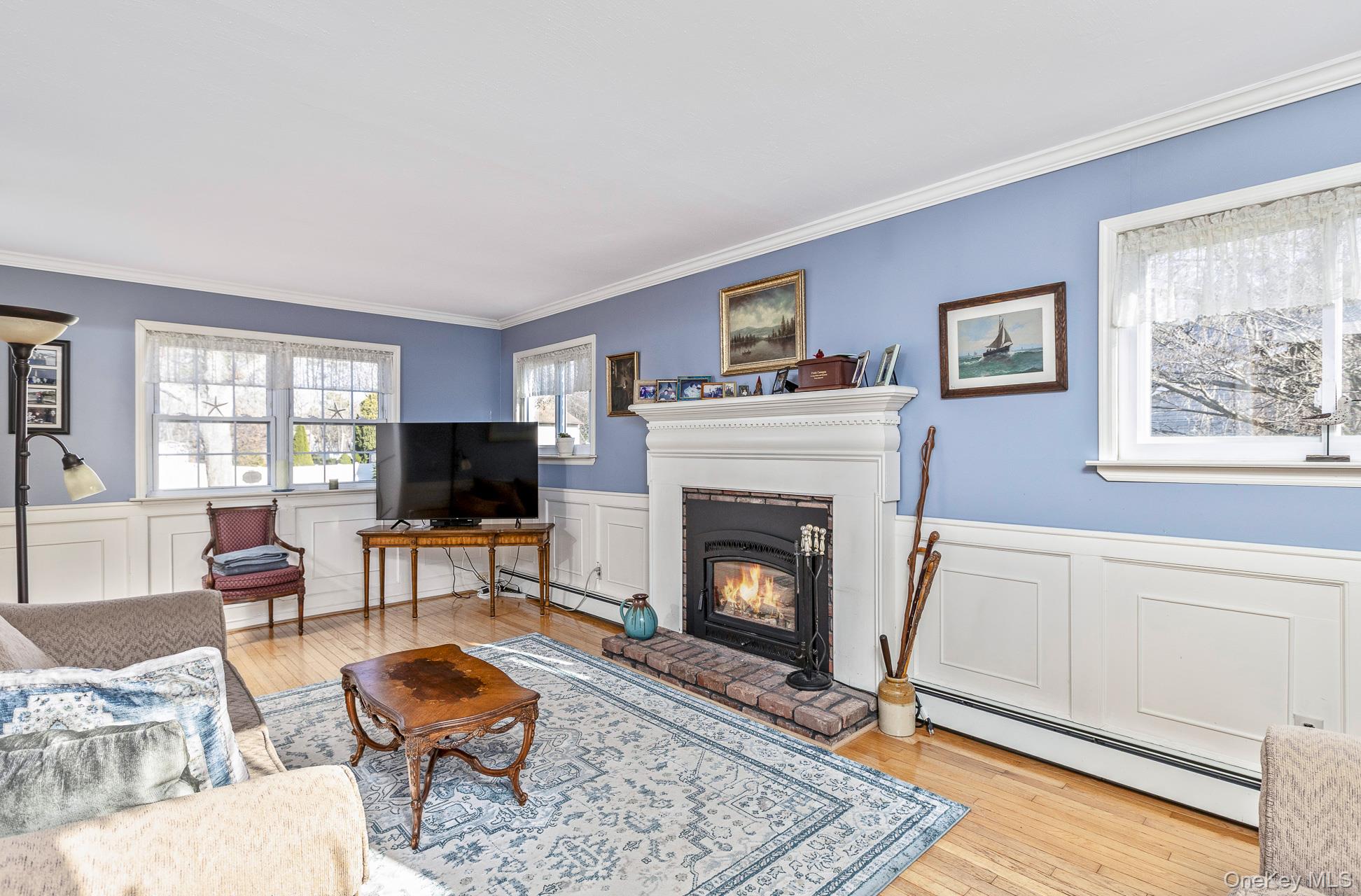 144 Oak Street Property Photo 8