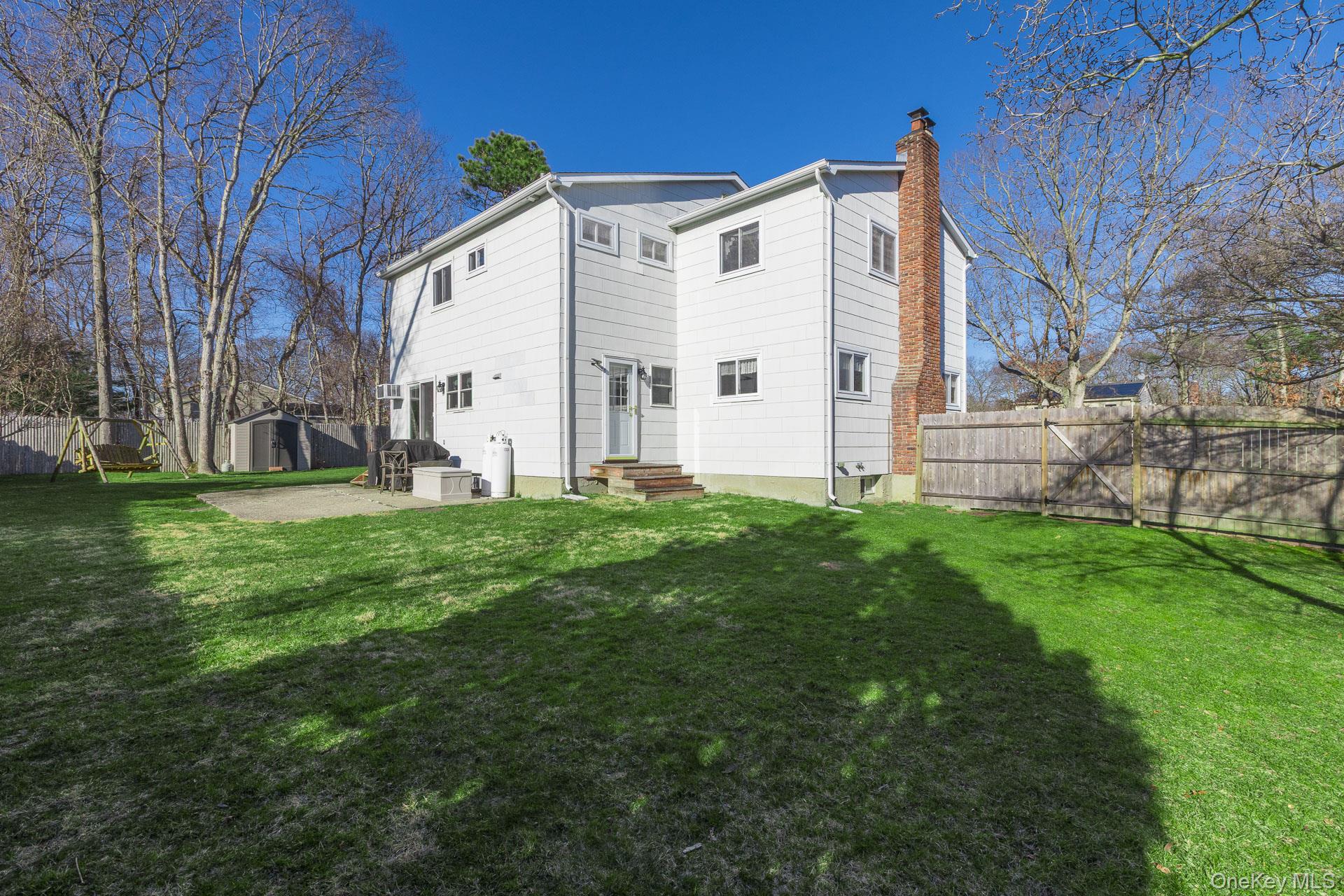 144 Oak Street Property Photo 16