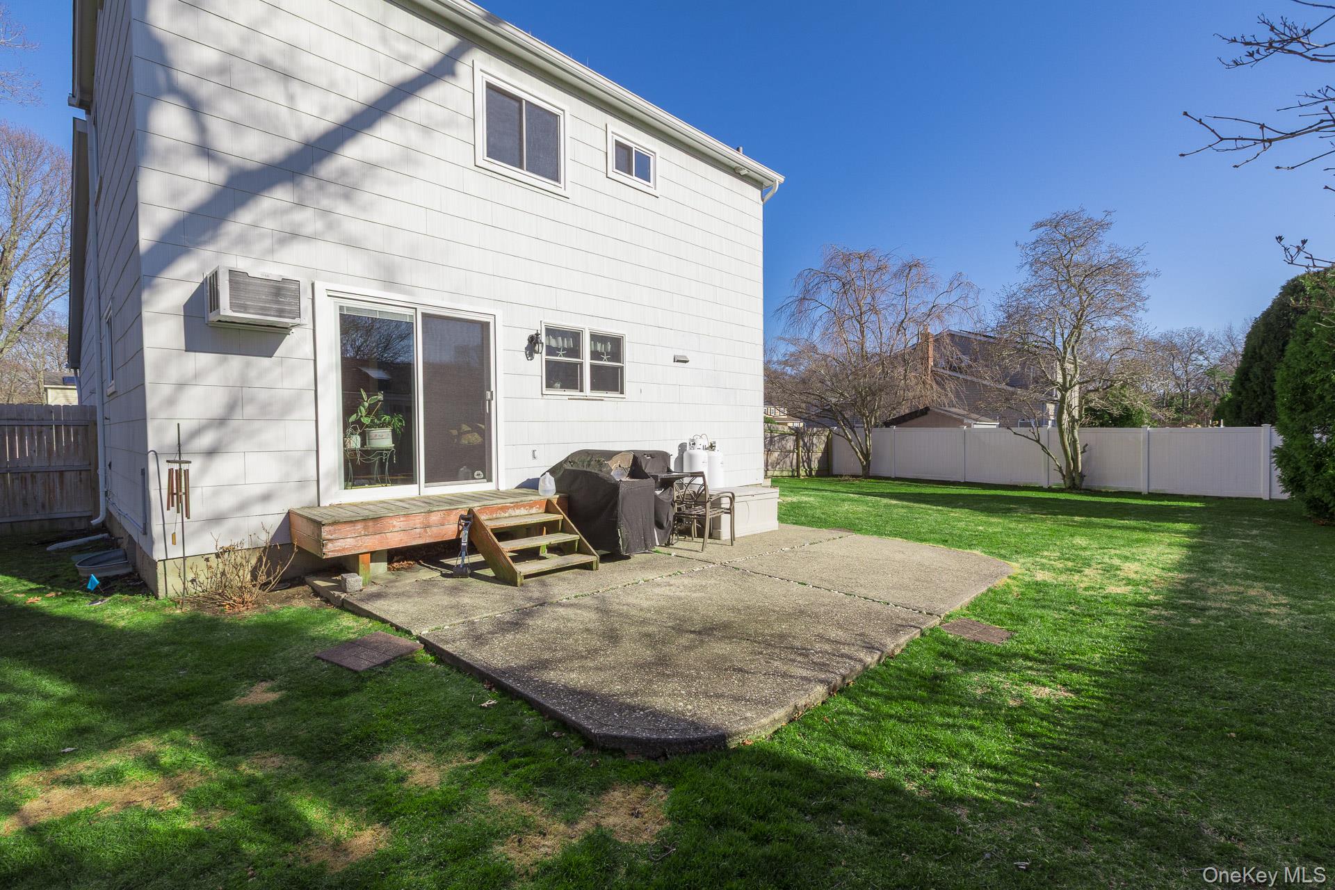 144 Oak Street Property Photo 17