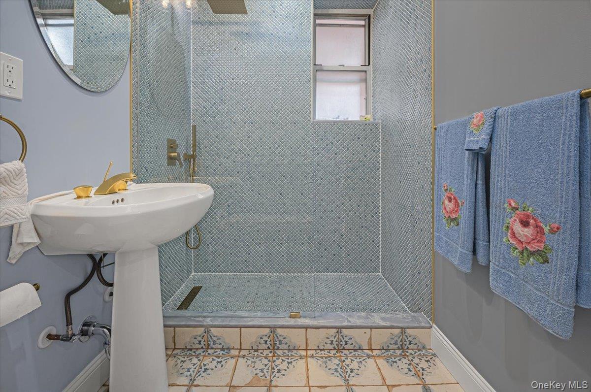 35-21 79th Street 2h Property Photo 10