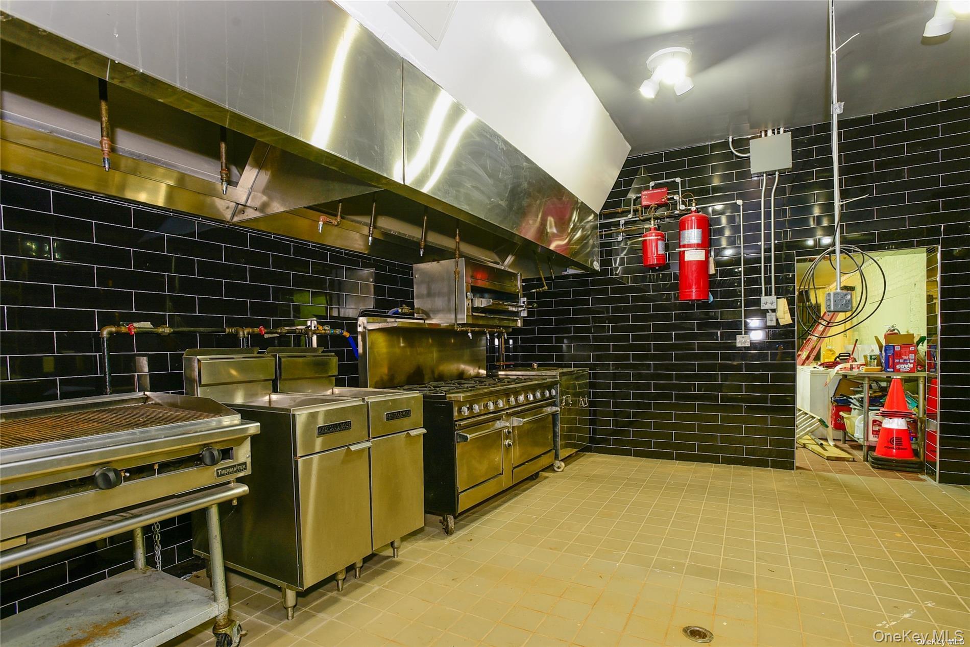 117-11/13 Hillside Avenue Property Photo 25