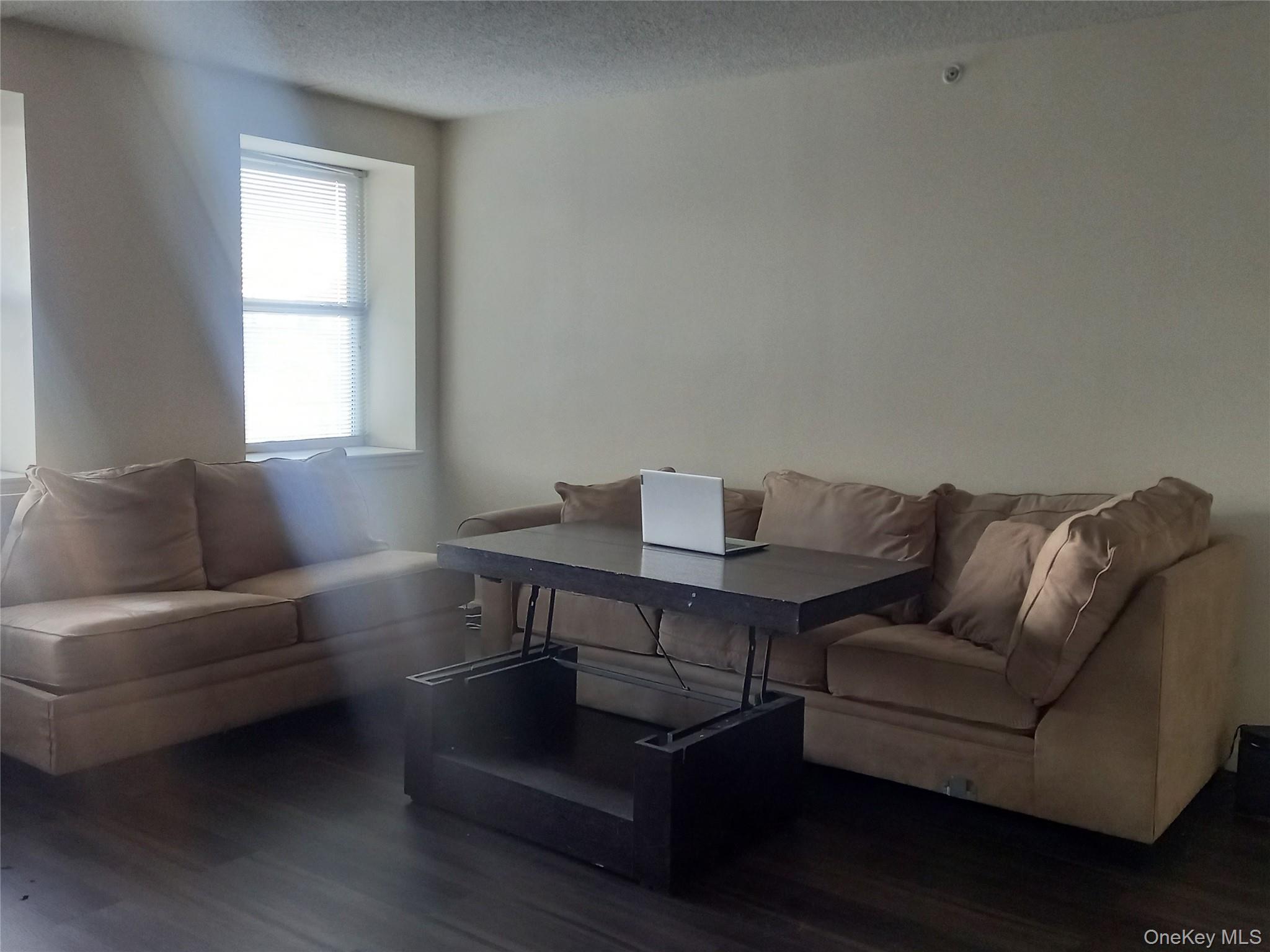 7914 Rockaway Beach Boulevard 2r Property Photo 9