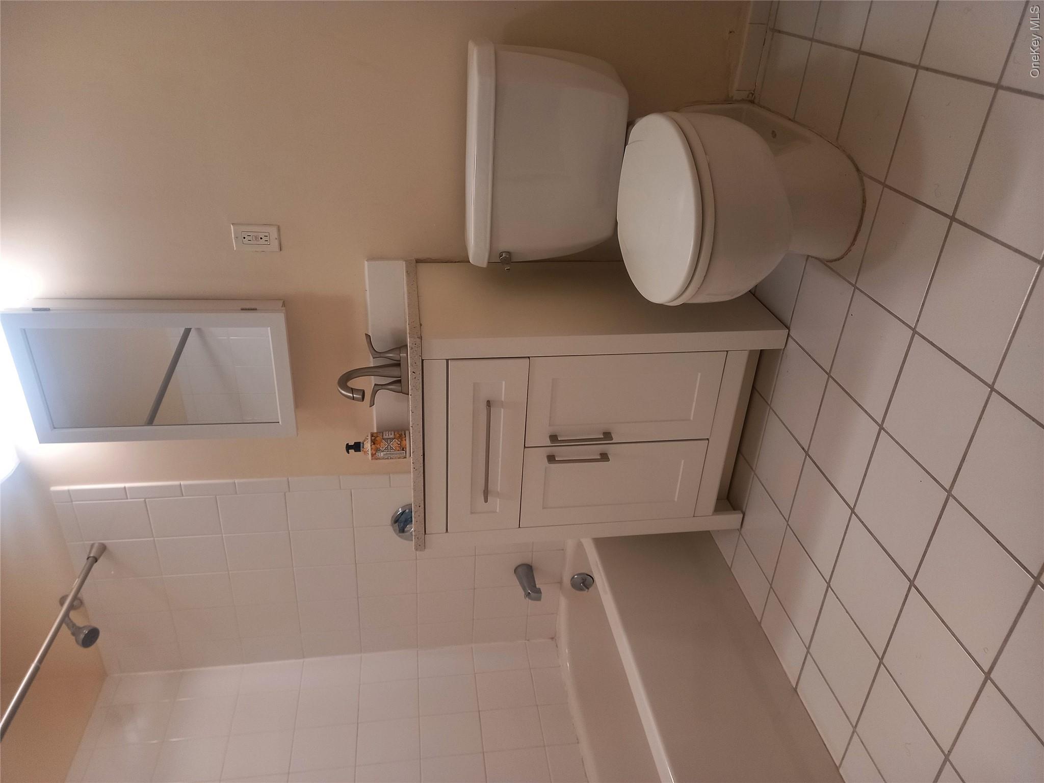 7914 Rockaway Beach Boulevard 2r Property Photo 14