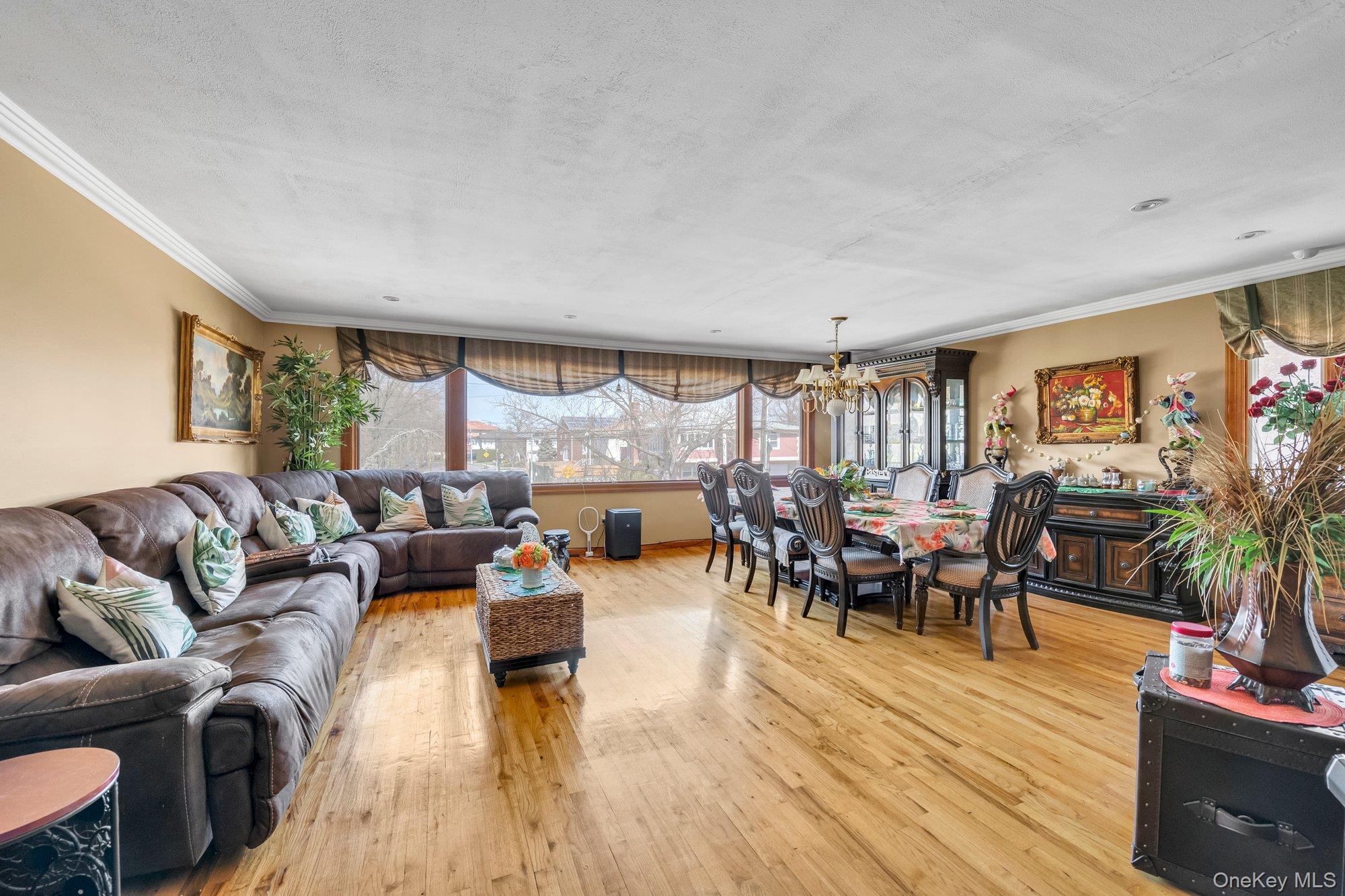138-10 11 Avenue Property Photo 4