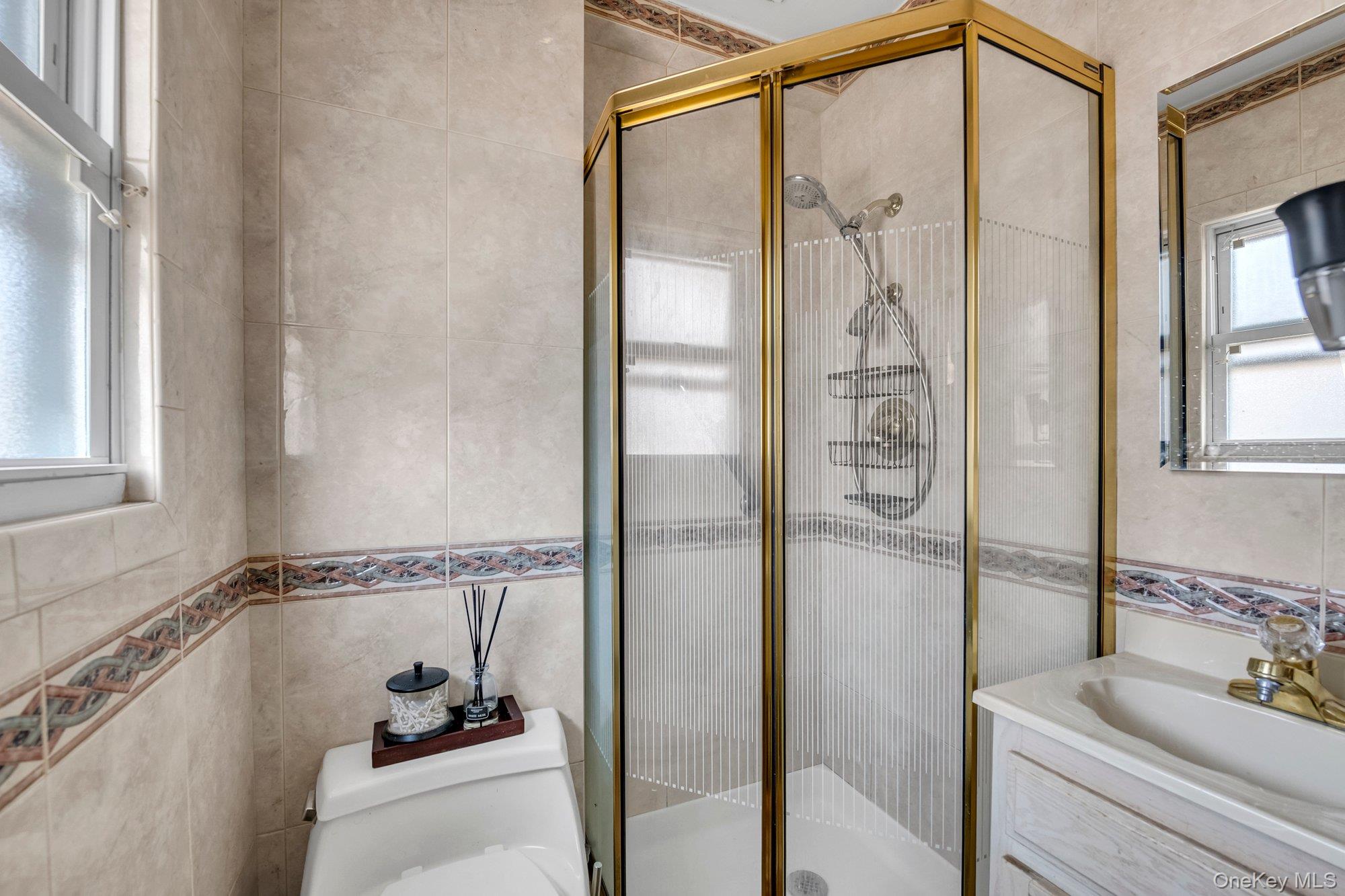 138-10 11 Avenue Property Photo 11