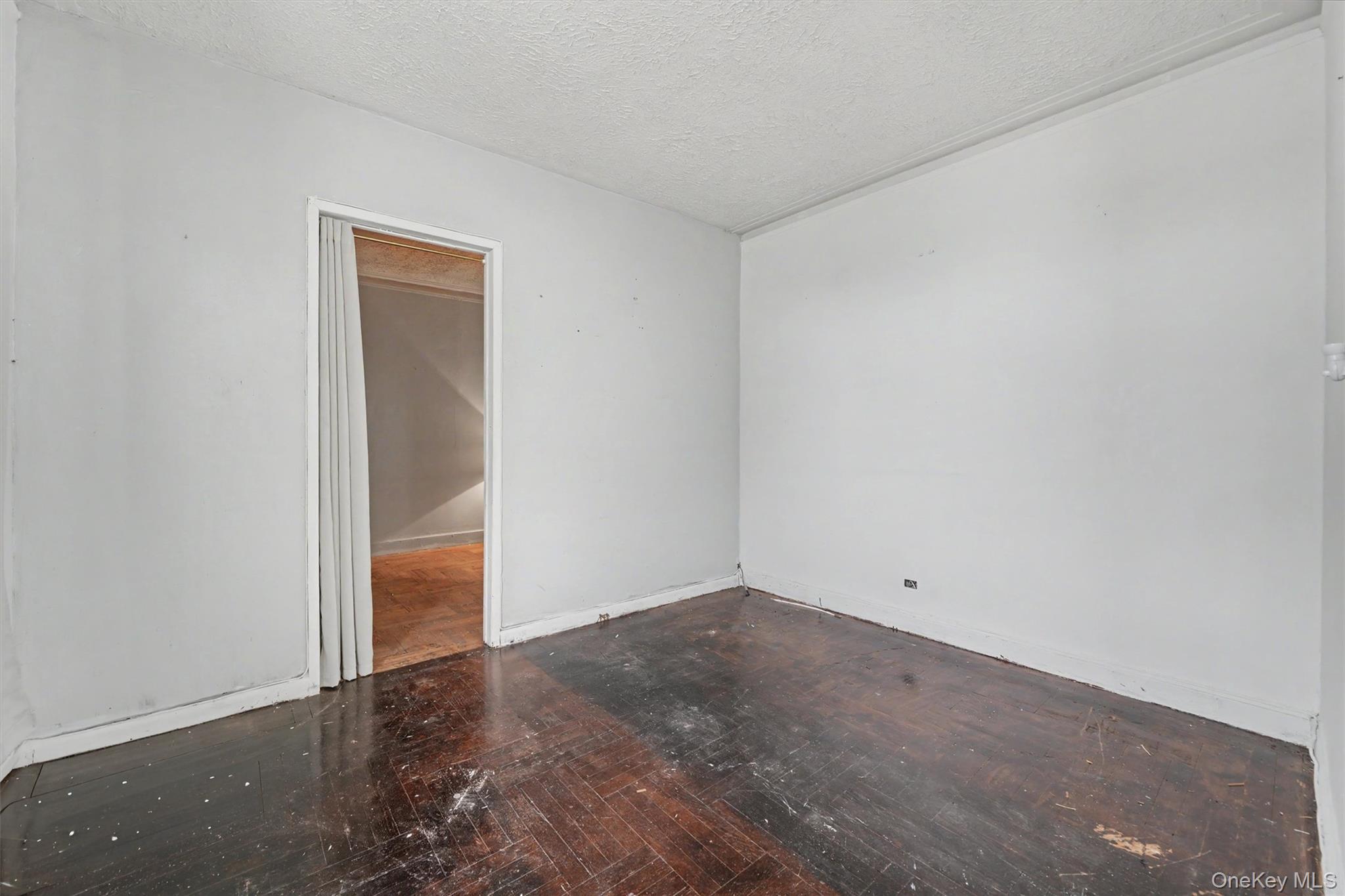 2190 Boston Road 6b Property Photo 6