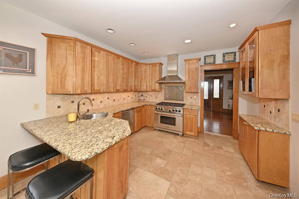 41 Westside Avenue Property Photo 8
