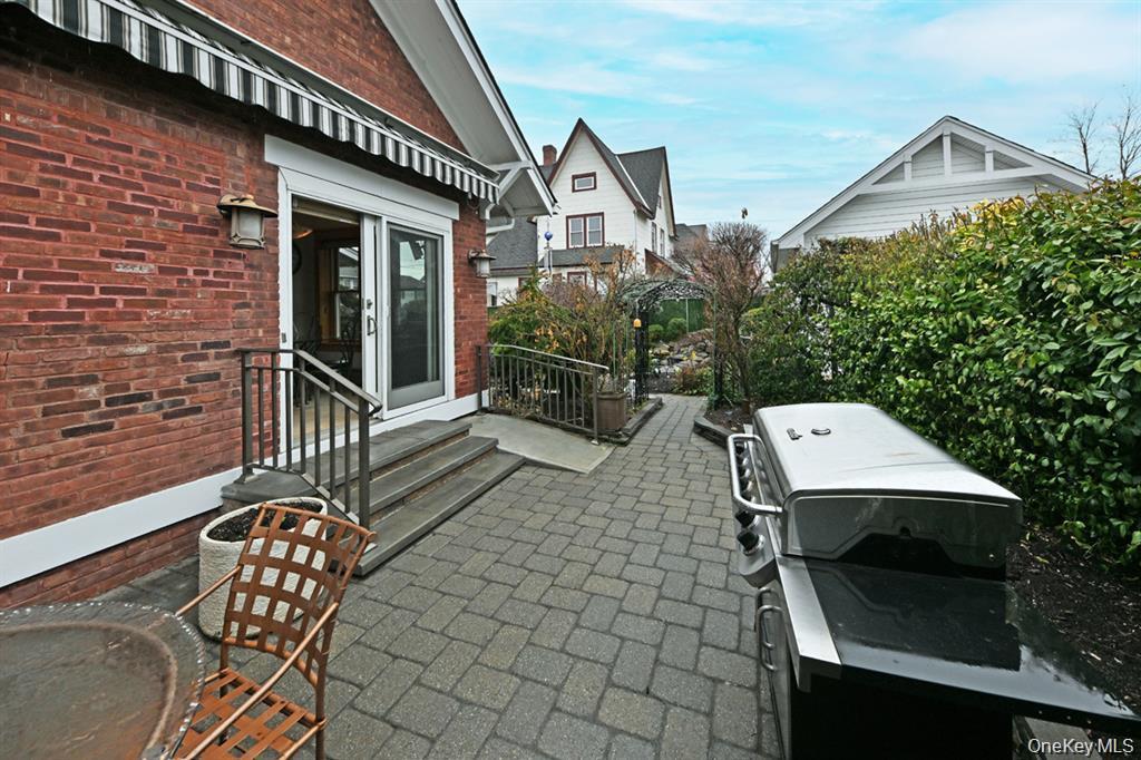 41 Westside Avenue Property Photo 28