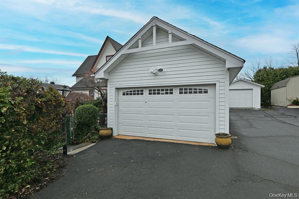 41 Westside Avenue Property Photo 35