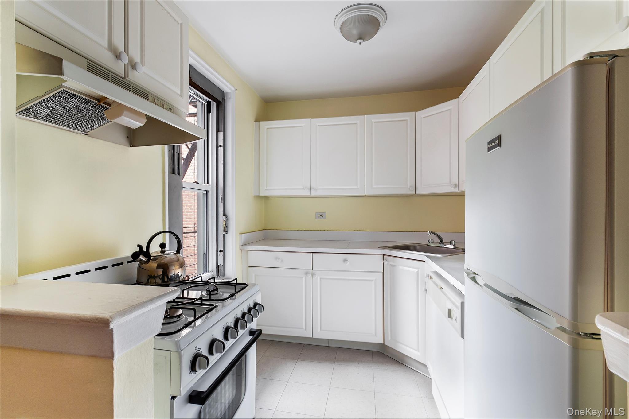 525 W 236th Street 2d Property Photo 5