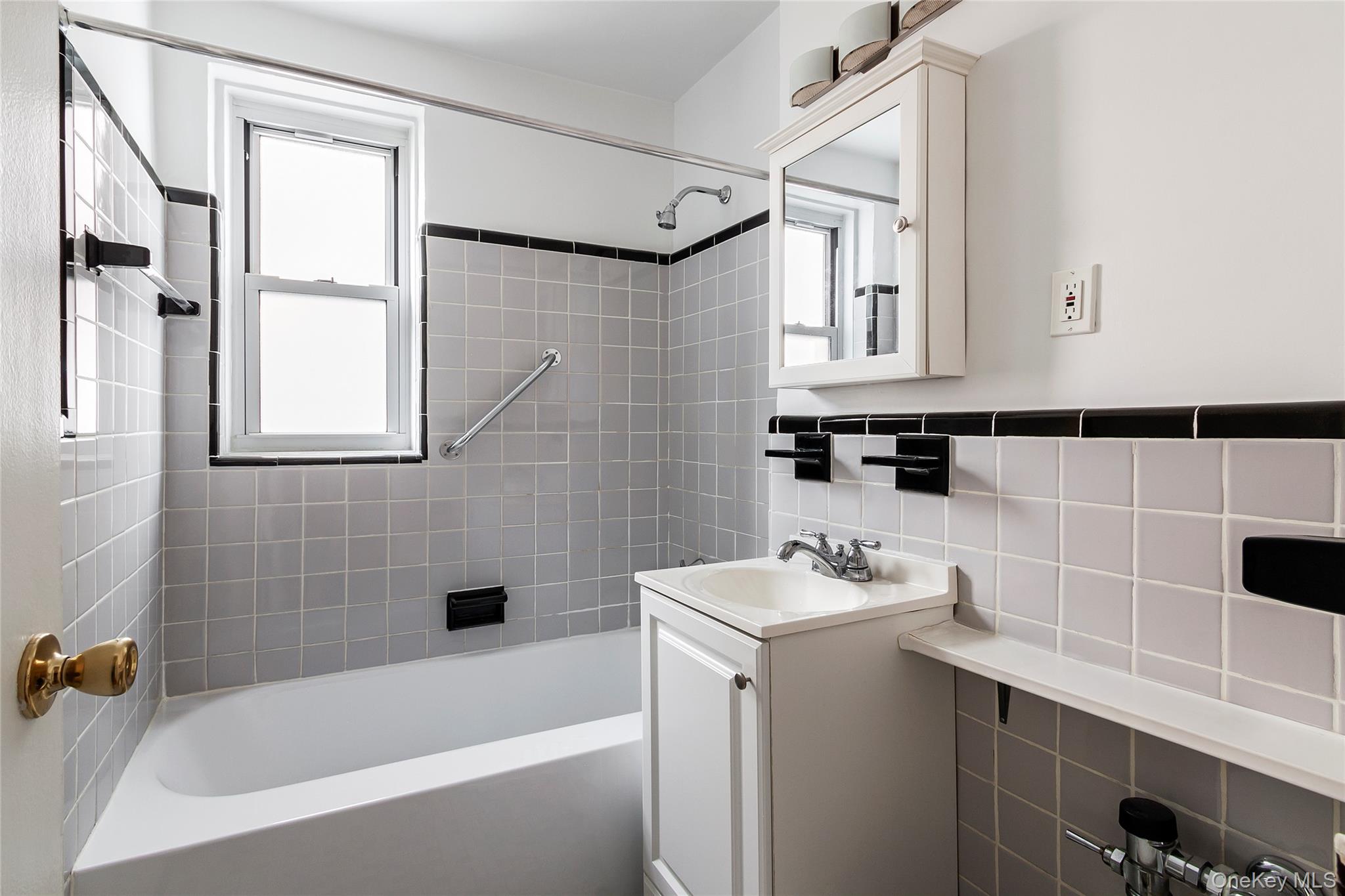 525 W 236th Street 2d Property Photo 12