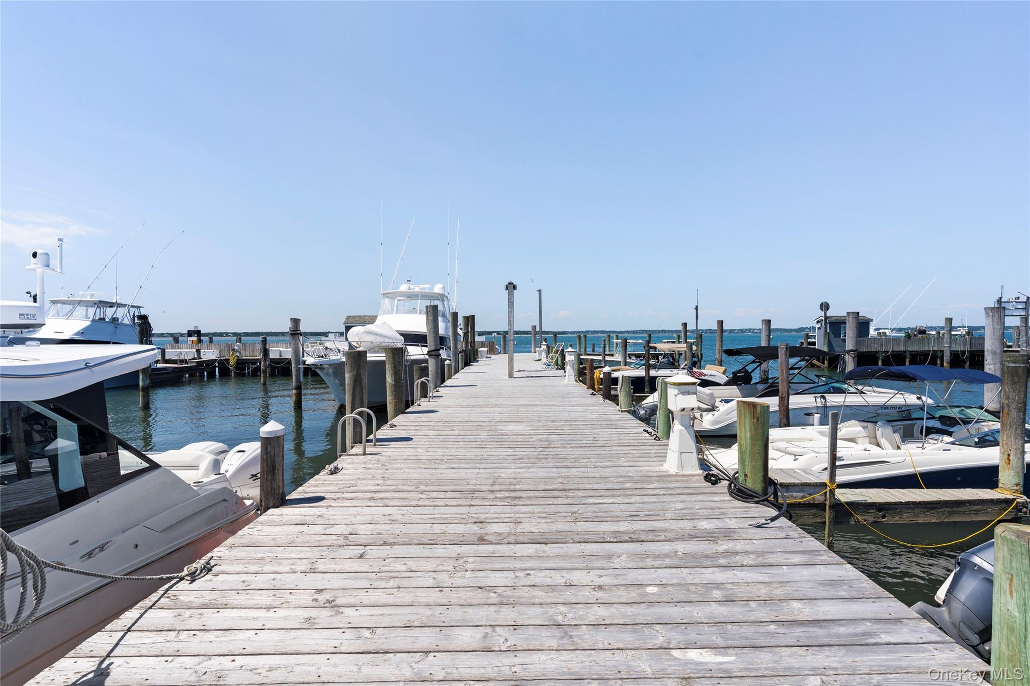 369 Dune Road Property Photo 14