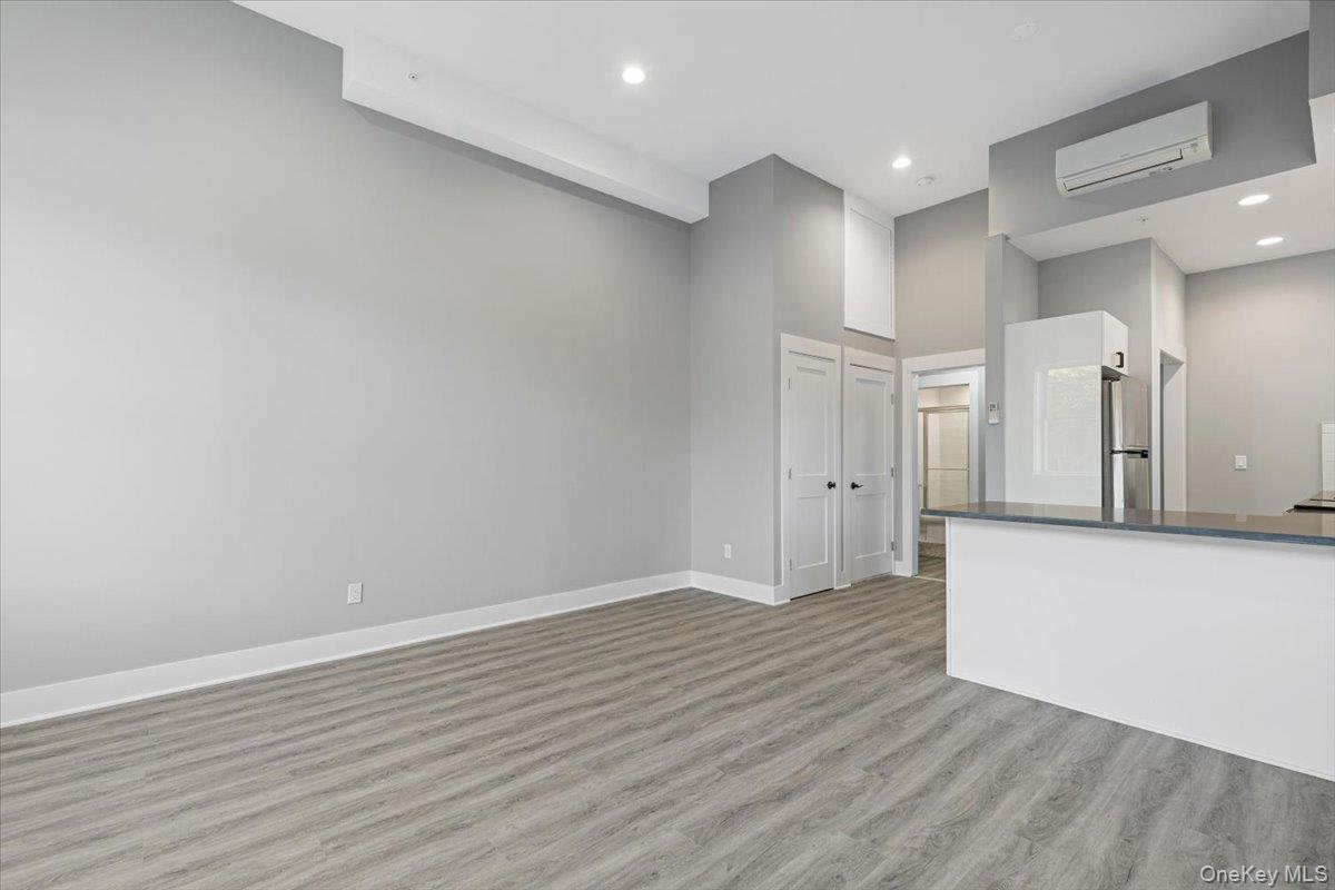 47 Beekman Avenue 33 Property Photo 4
