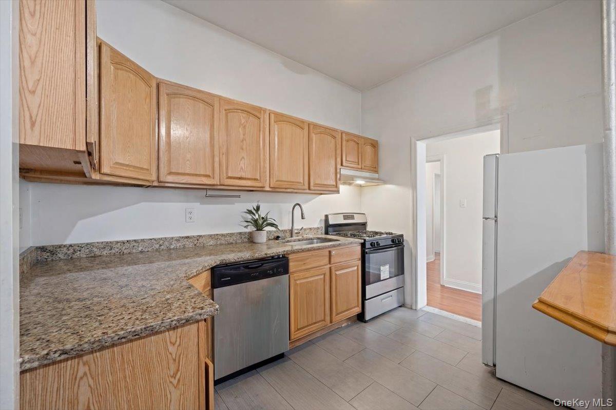 94 Elliott Avenue Property Photo 5