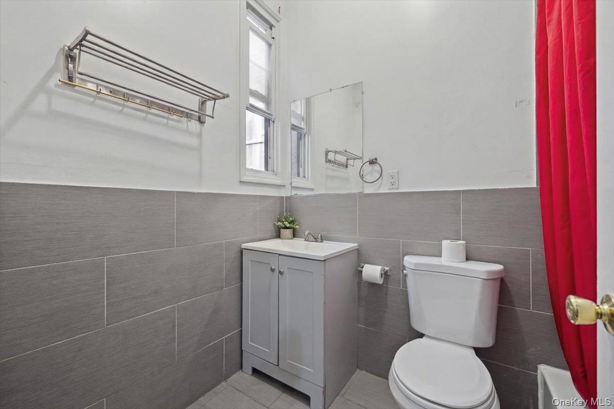 94 Elliott Avenue Property Photo 6