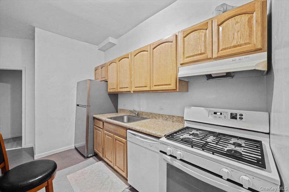 94 Elliott Avenue Property Photo 20