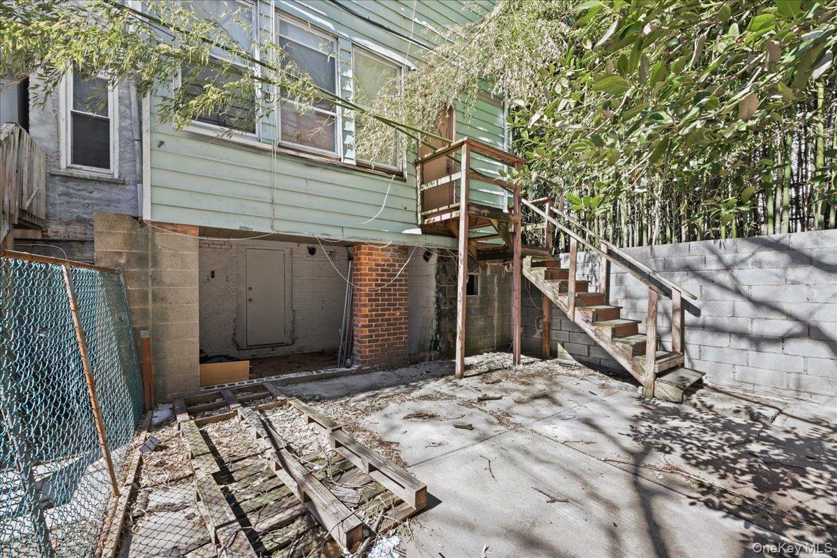 94 Elliott Avenue Property Photo 27
