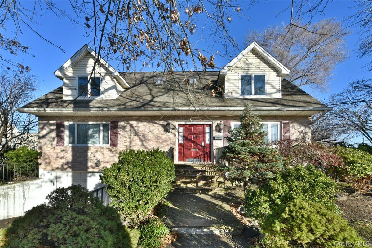 300 Pennsylvania Avenue Property Photo 1