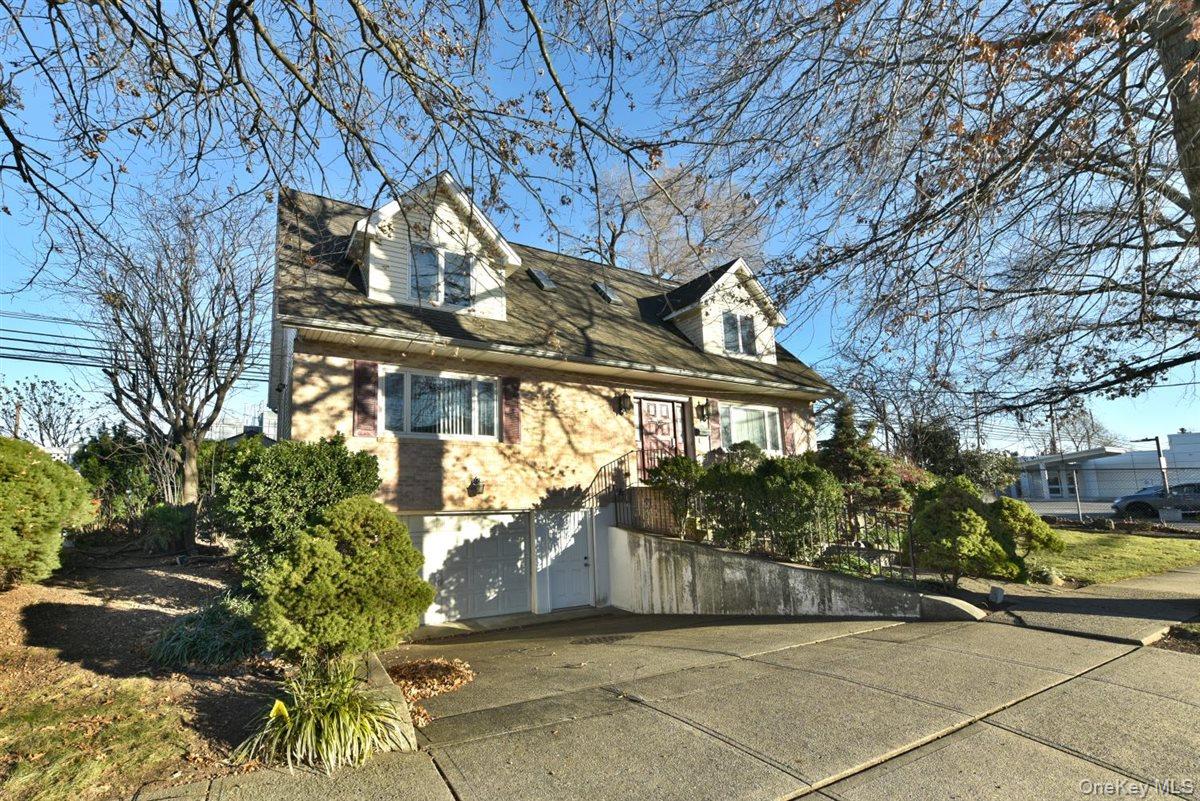 300 Pennsylvania Avenue Property Photo 2