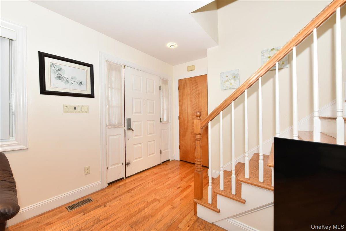 300 Pennsylvania Avenue Property Photo 3