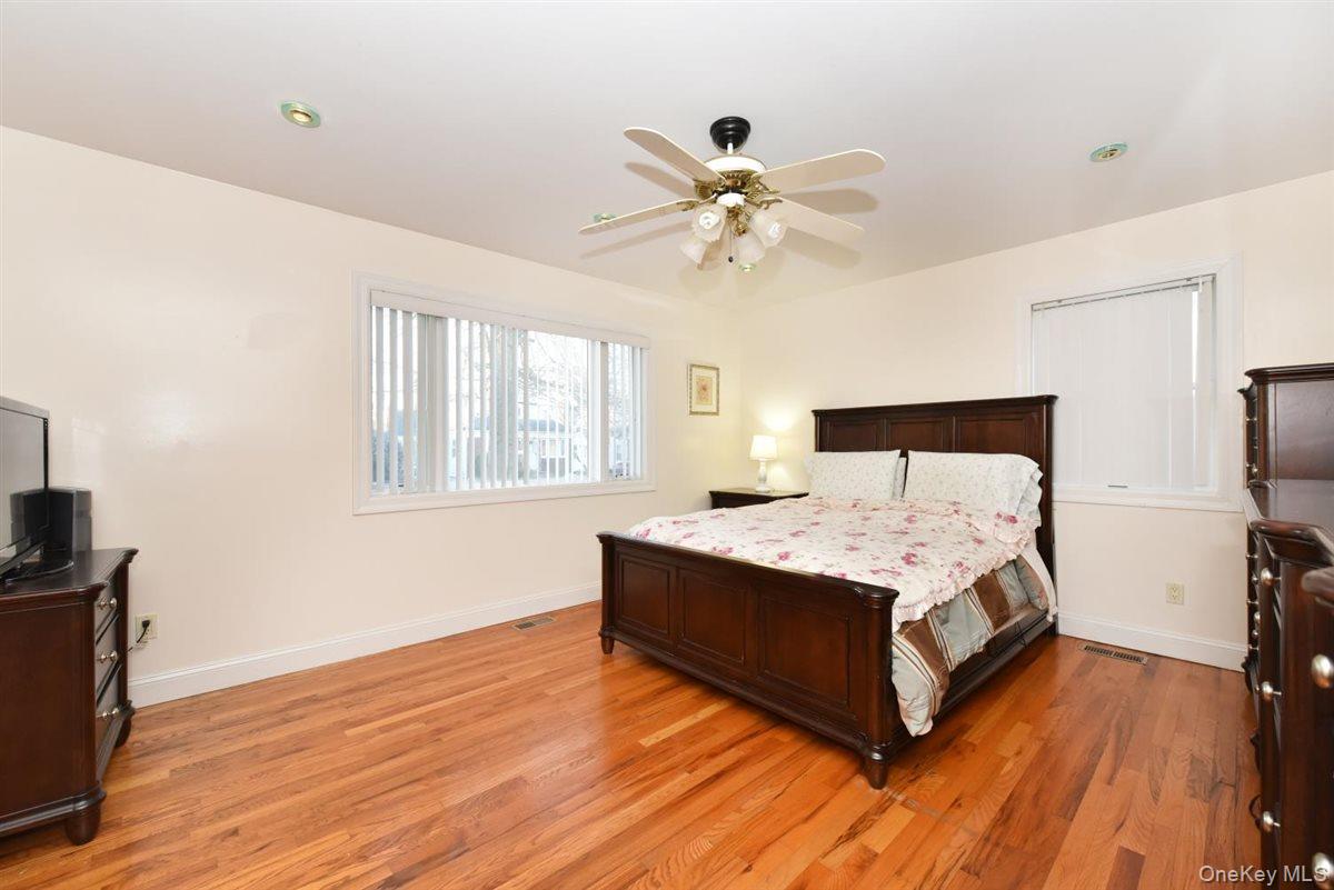 300 Pennsylvania Avenue Property Photo 10