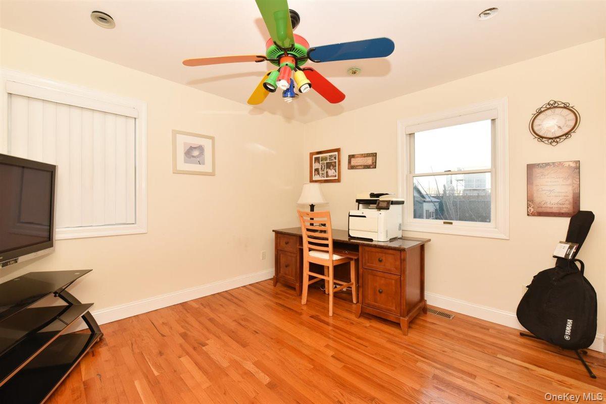 300 Pennsylvania Avenue Property Photo 12