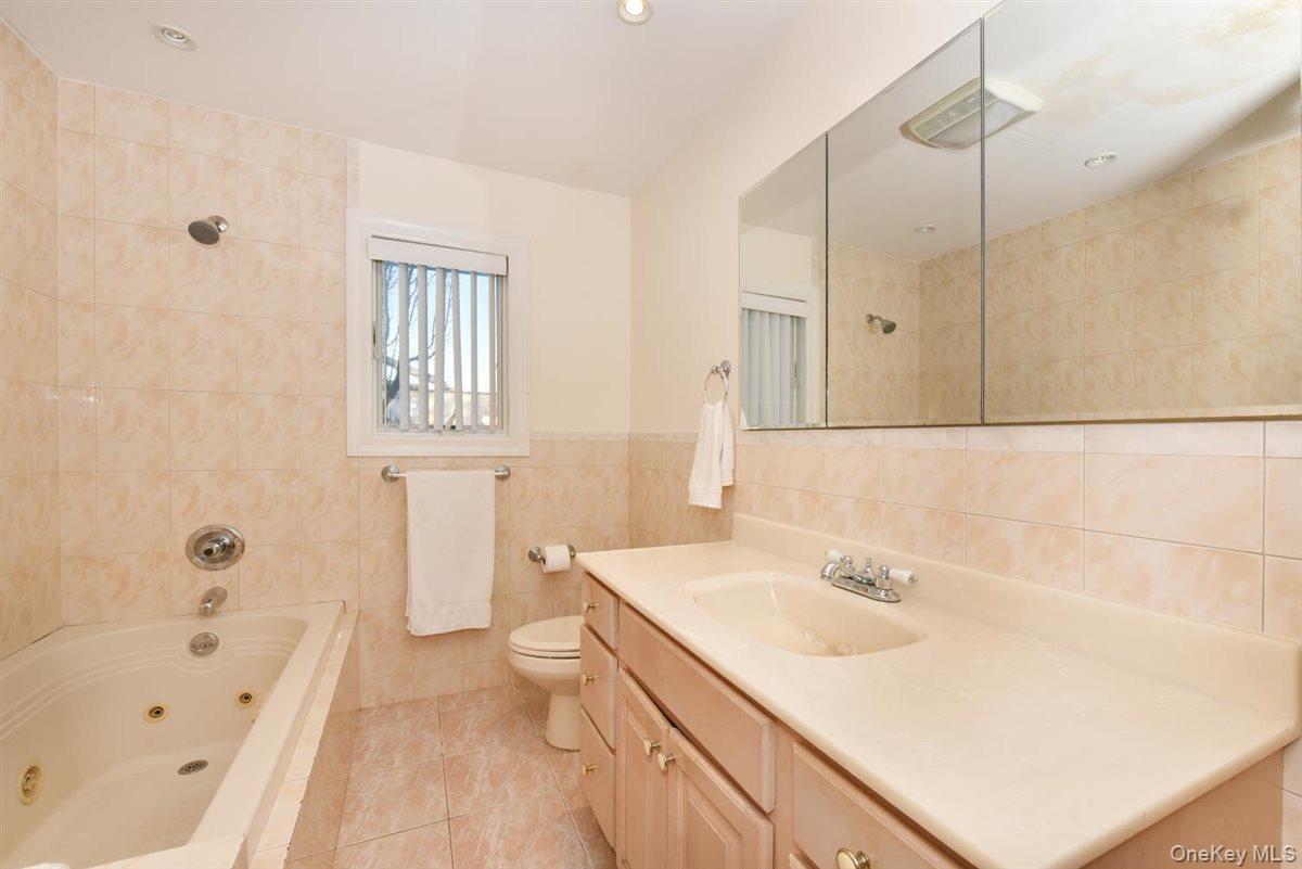 300 Pennsylvania Avenue Property Photo 13