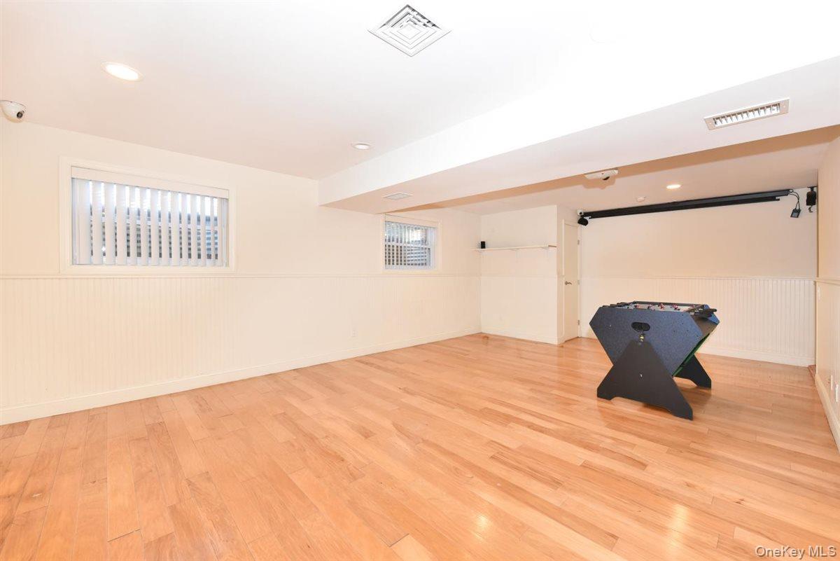 300 Pennsylvania Avenue Property Photo 20