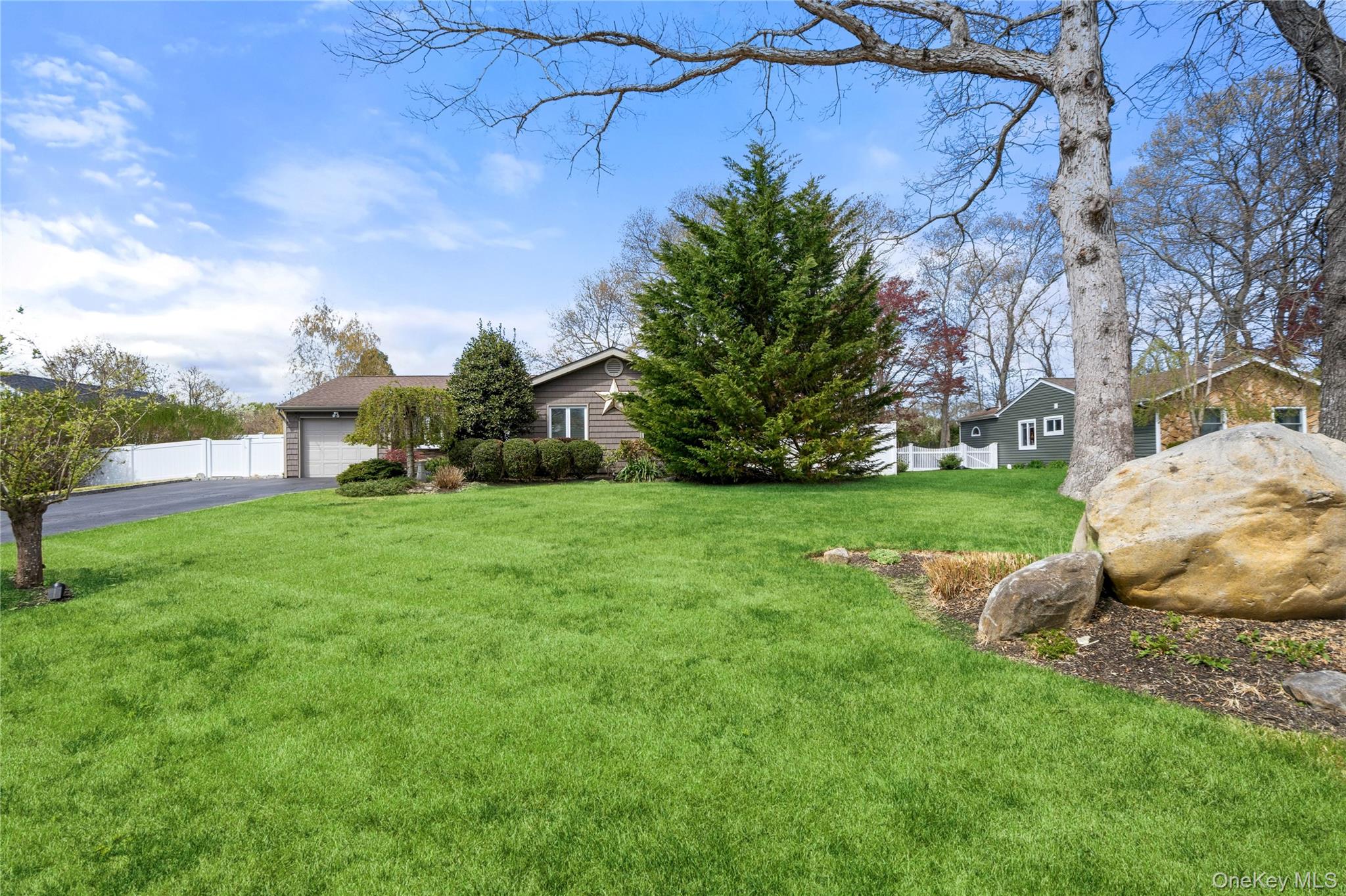 21 Elkin Drive Property Photo 4