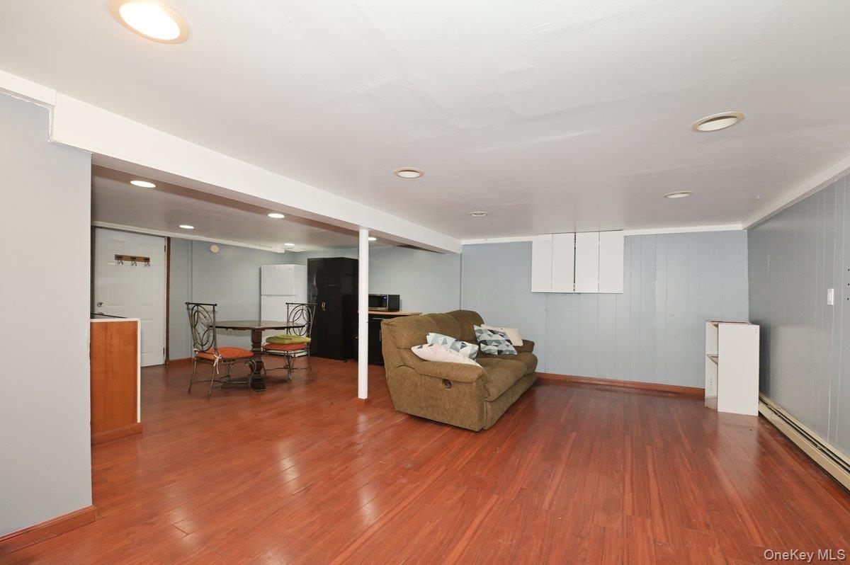 313 Warren Street Property Photo 13