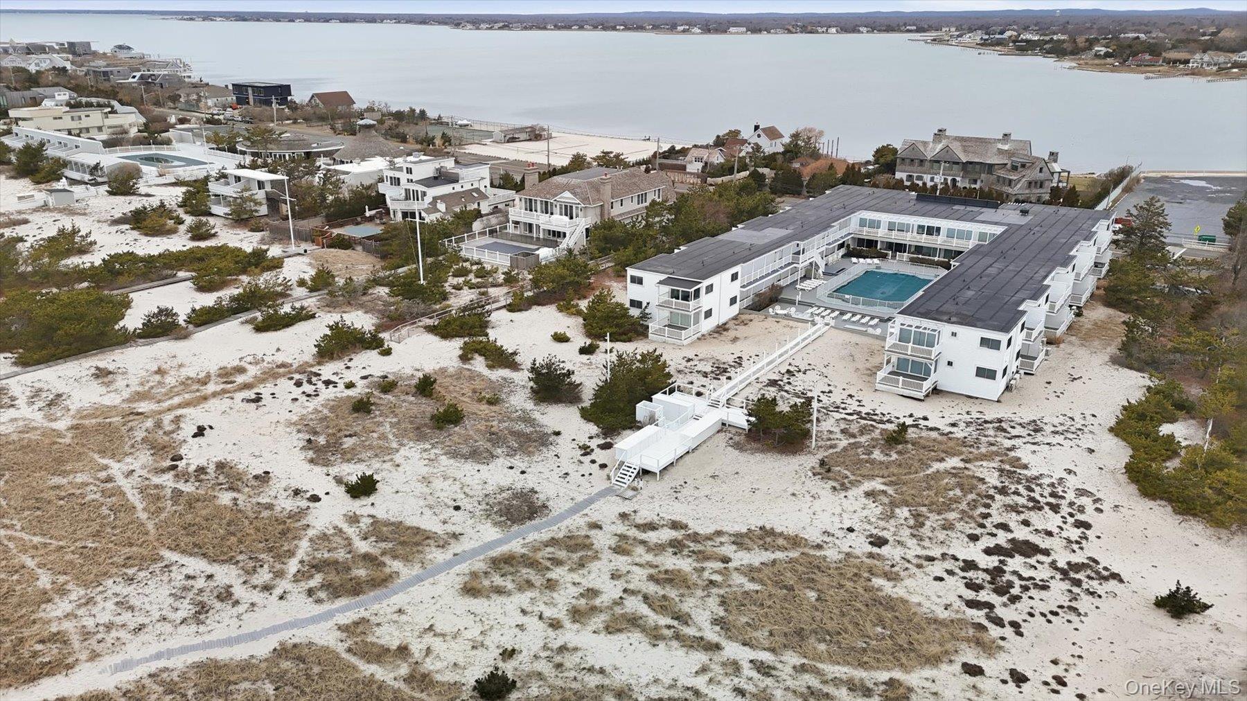 281 Dune Road 16b Property Photo 4