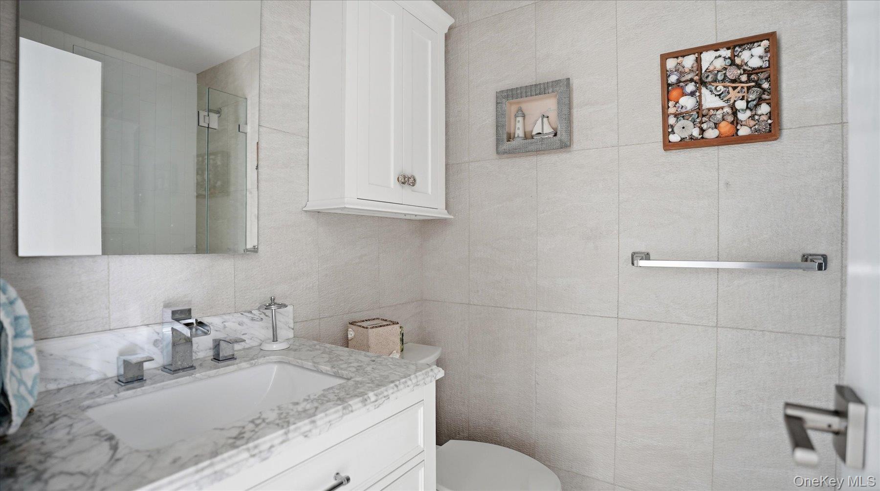 281 Dune Road 16b Property Photo 21