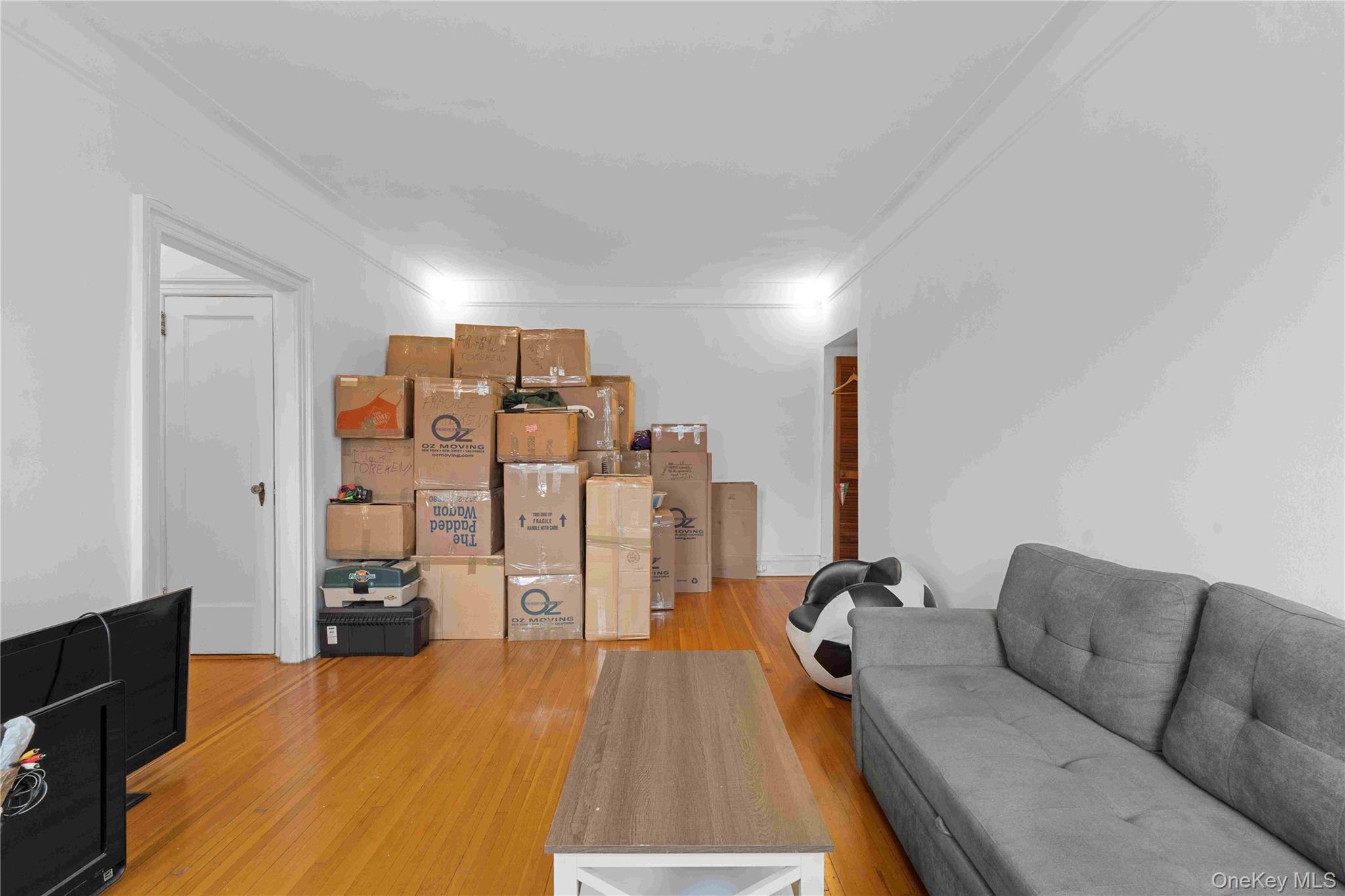 77-16 Austin Street 4l Property Photo 11