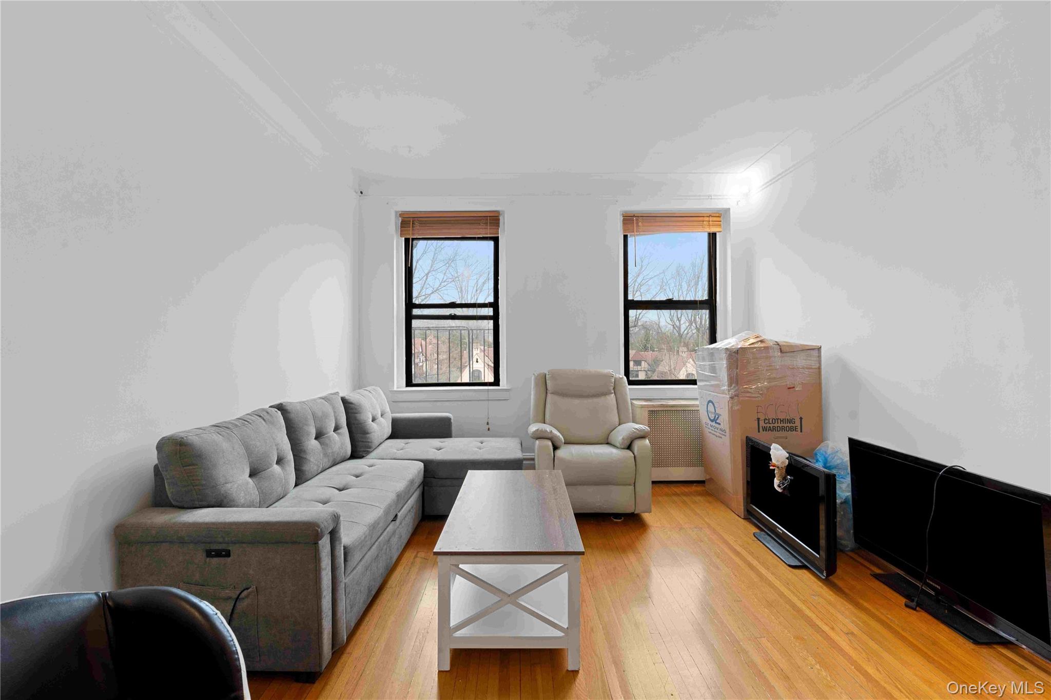 77-16 Austin Street 4l Property Photo 12