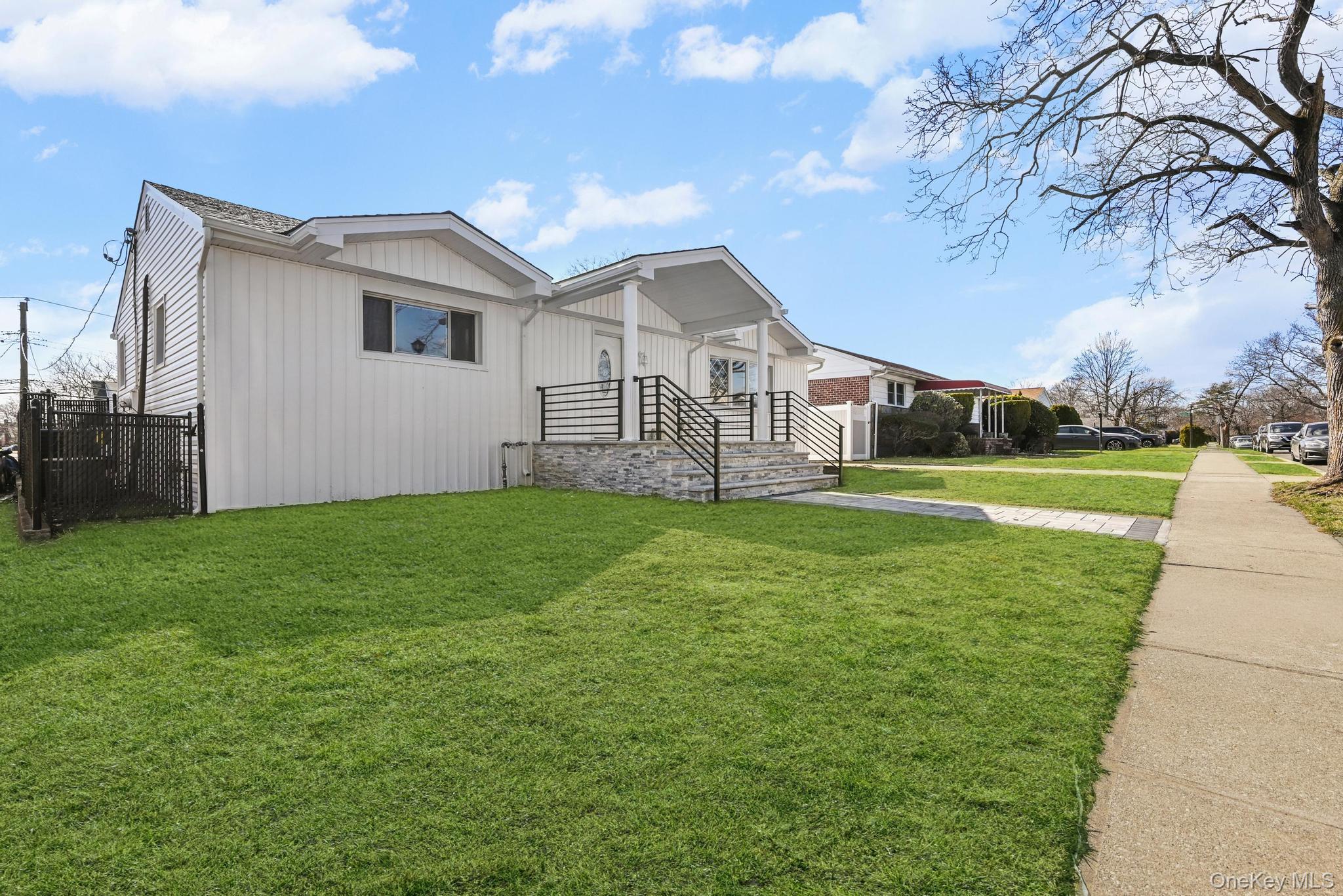 2243 Leighton Road Property Photo 2