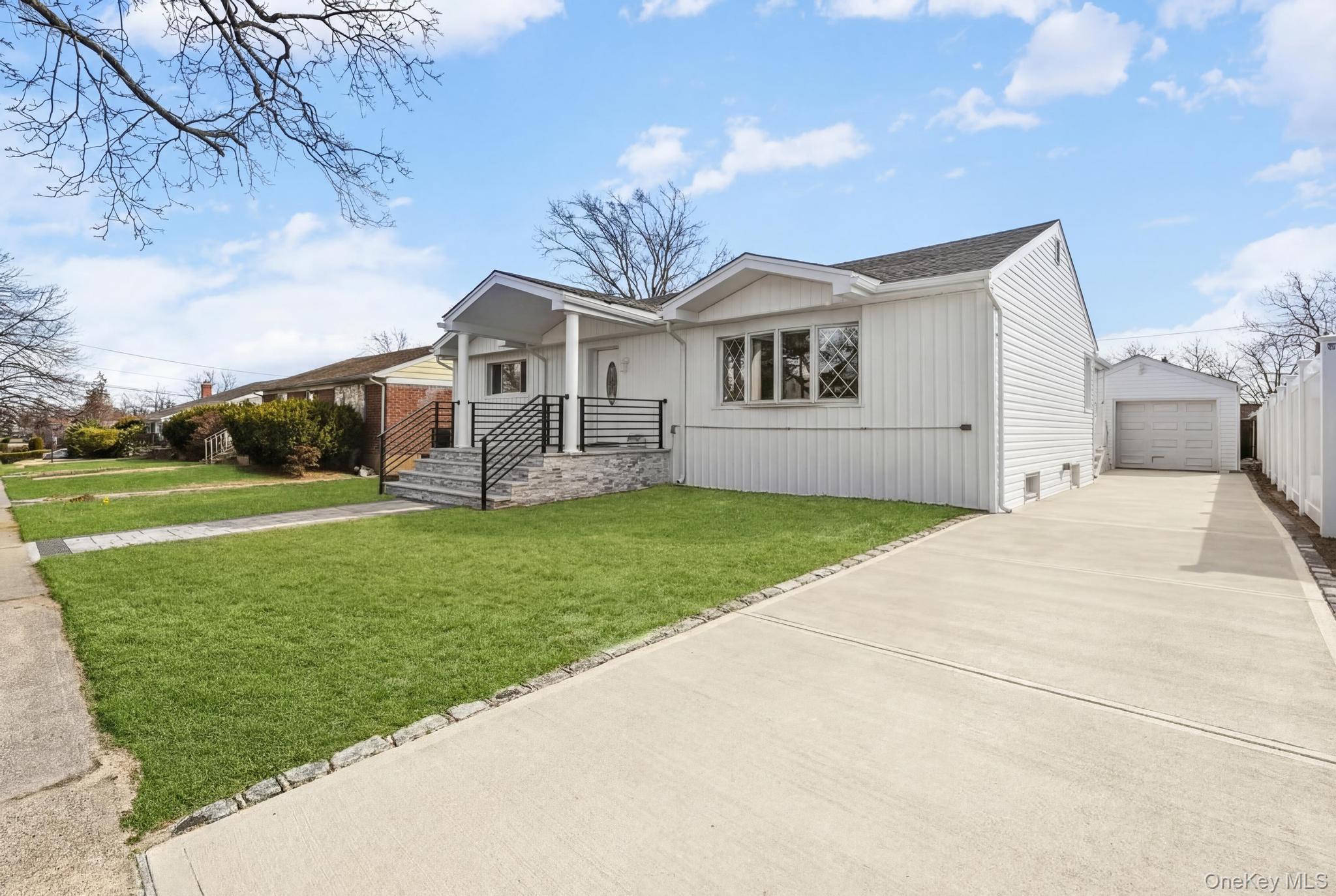 2243 Leighton Road Property Photo 3