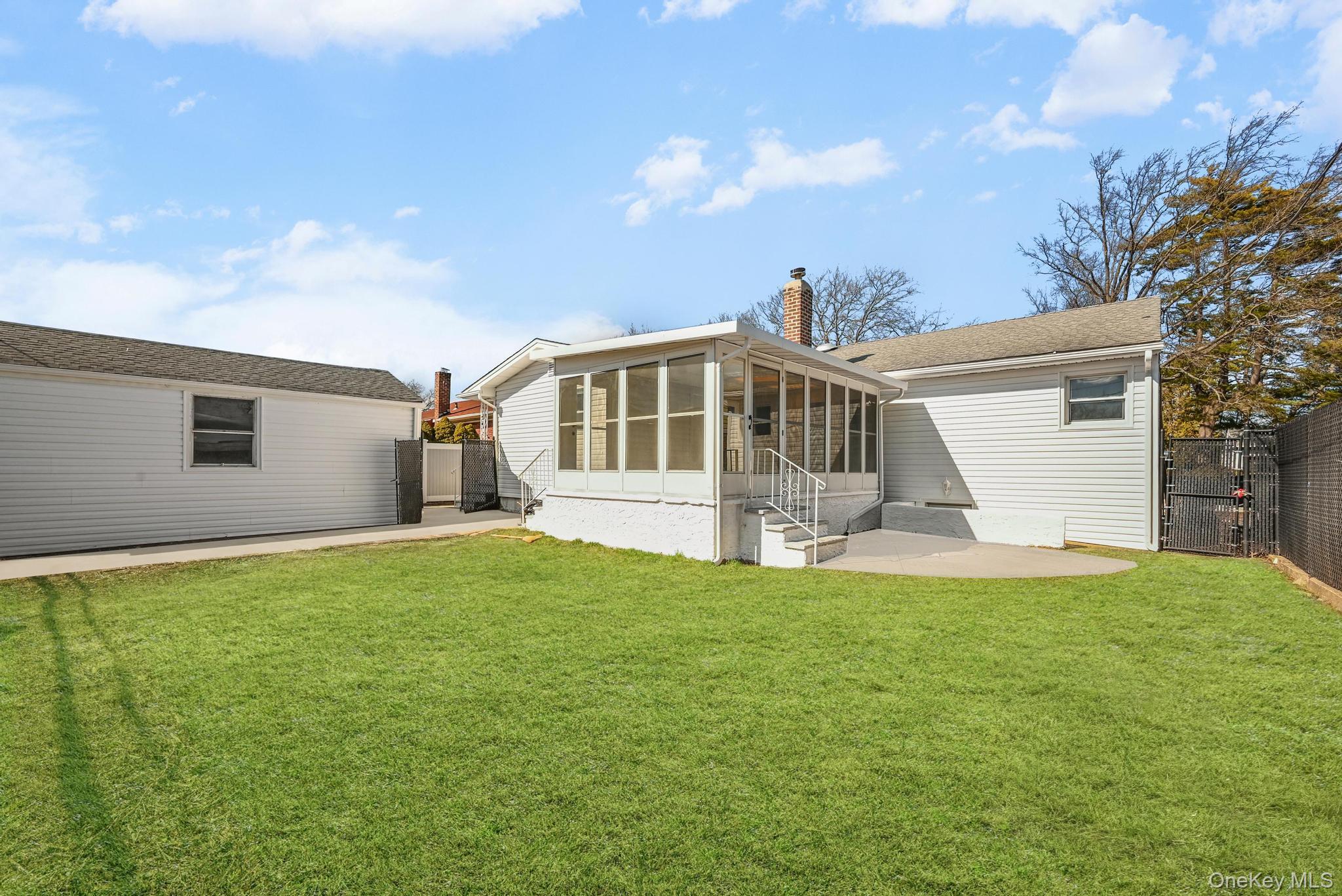 2243 Leighton Road Property Photo 5
