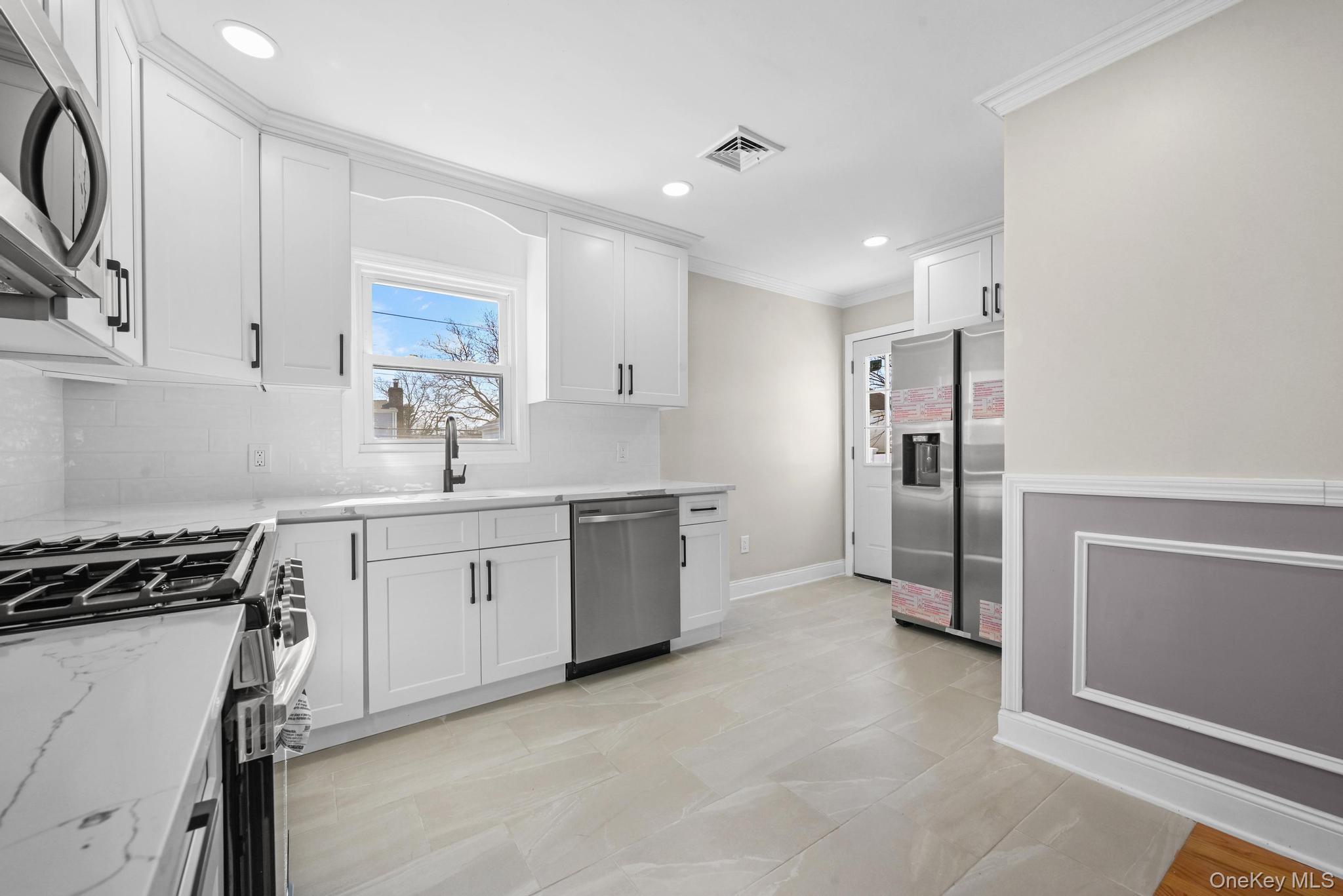 2243 Leighton Road Property Photo 13