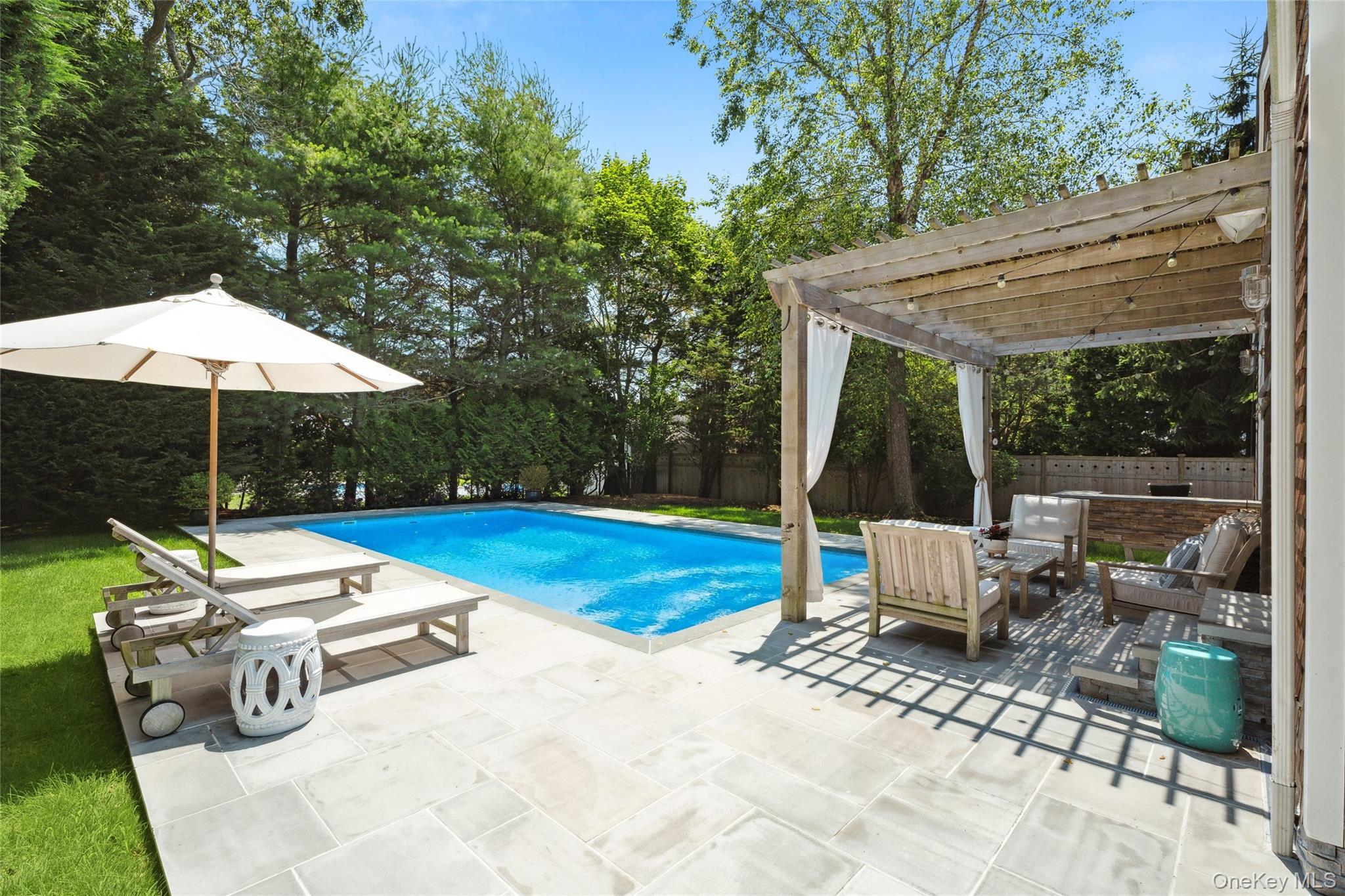 42 Oak Street Property Photo 14