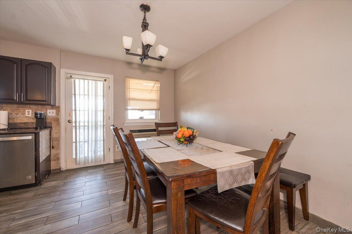 2515 Eastchester Road Property Photo 7