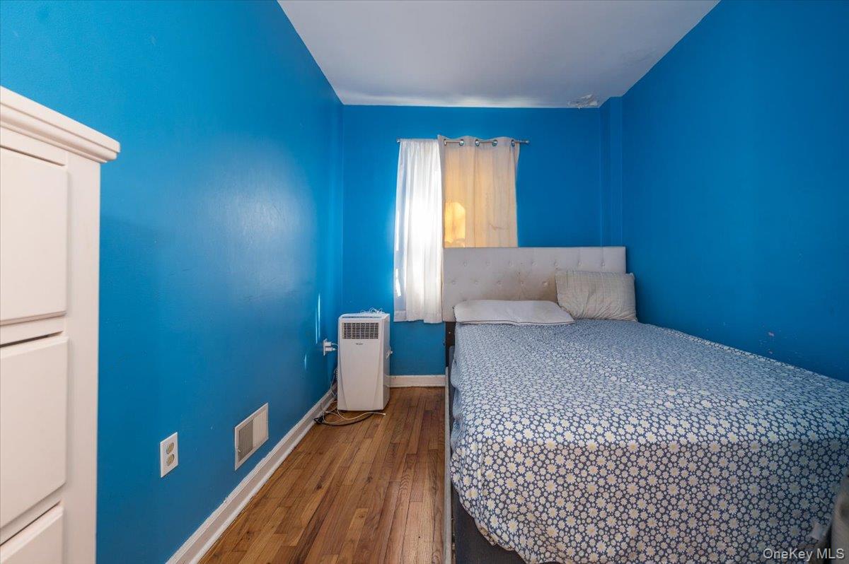 2515 Eastchester Road Property Photo 9