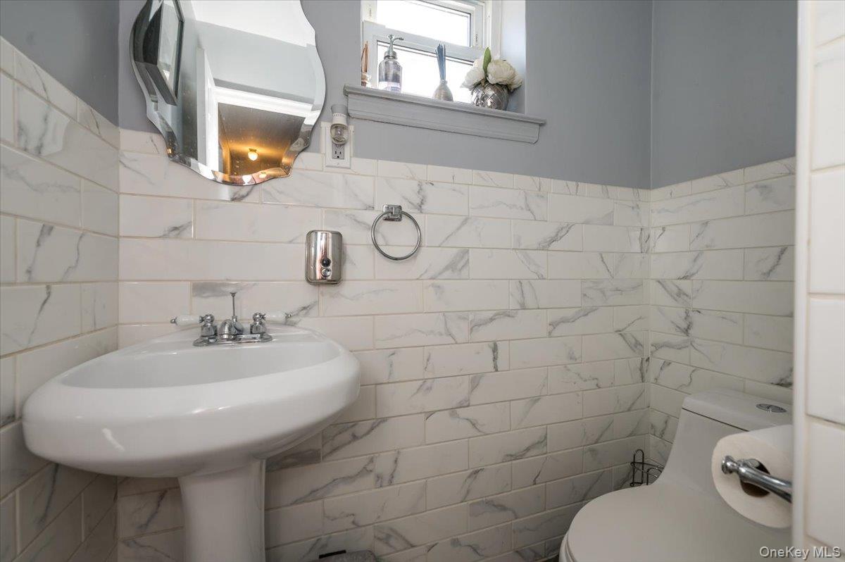 2515 Eastchester Road Property Photo 12