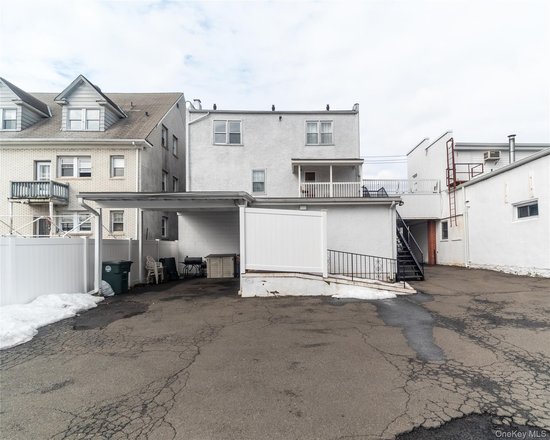 121 S Regent Street Property Photo 6