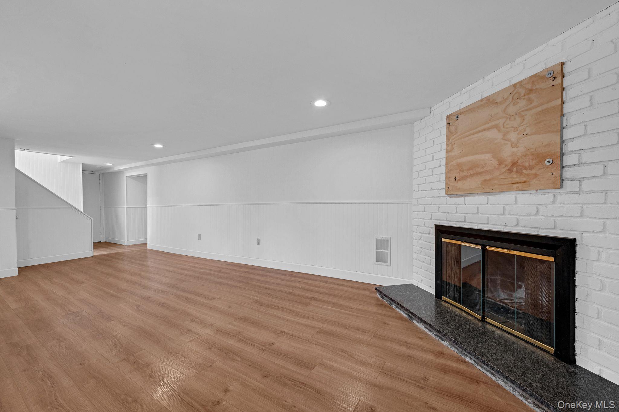 3 Glen Way Property Photo 12