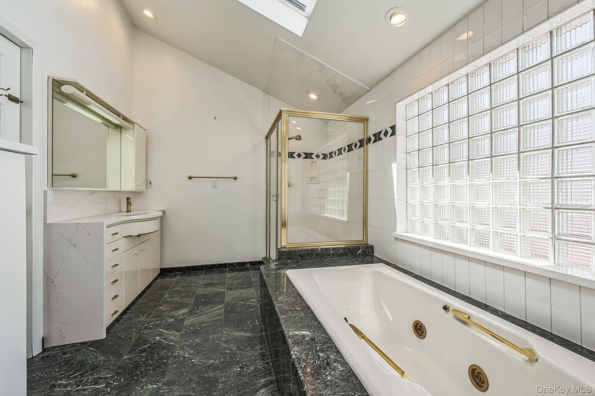 3 Glen Way Property Photo 21