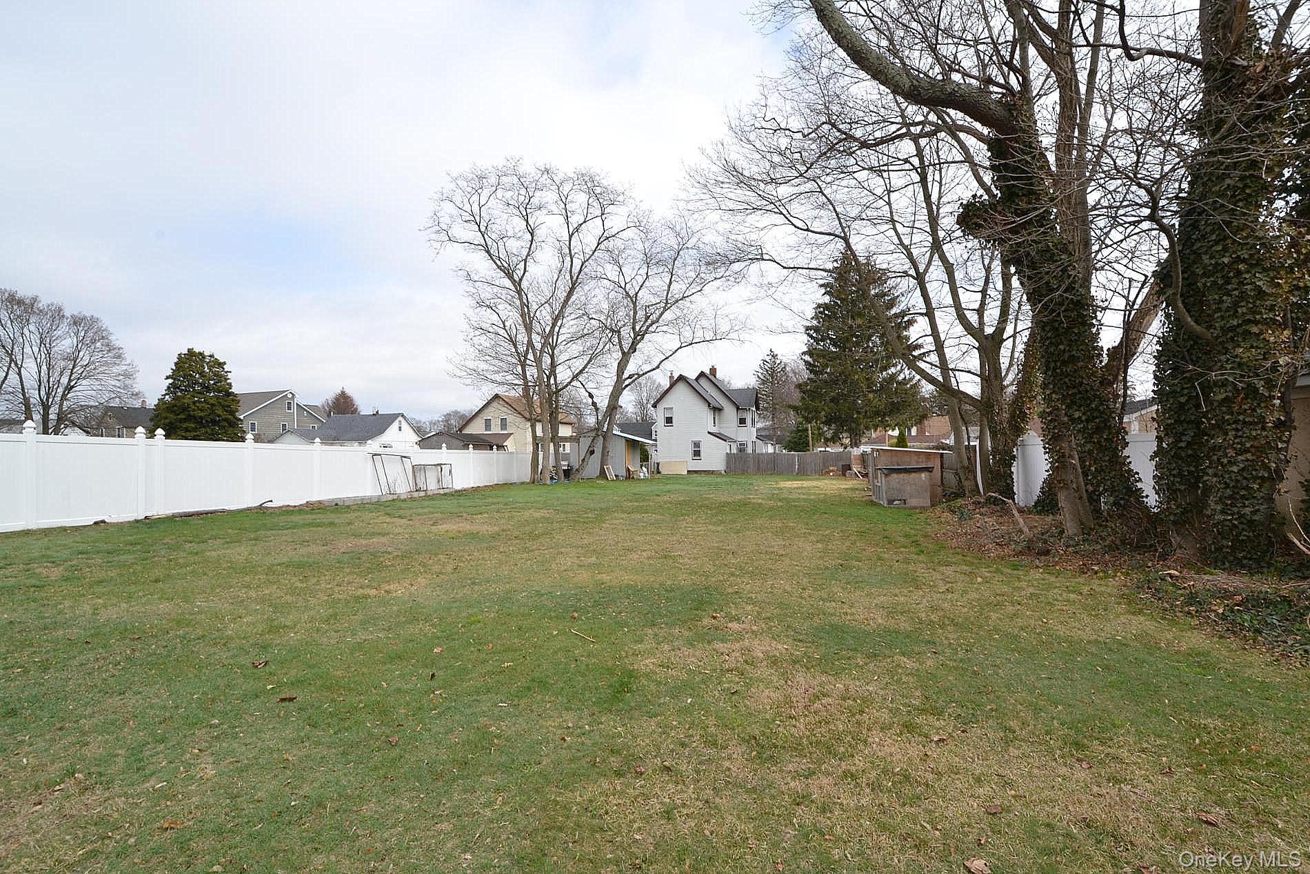 25 Hazel Street Property Photo 5