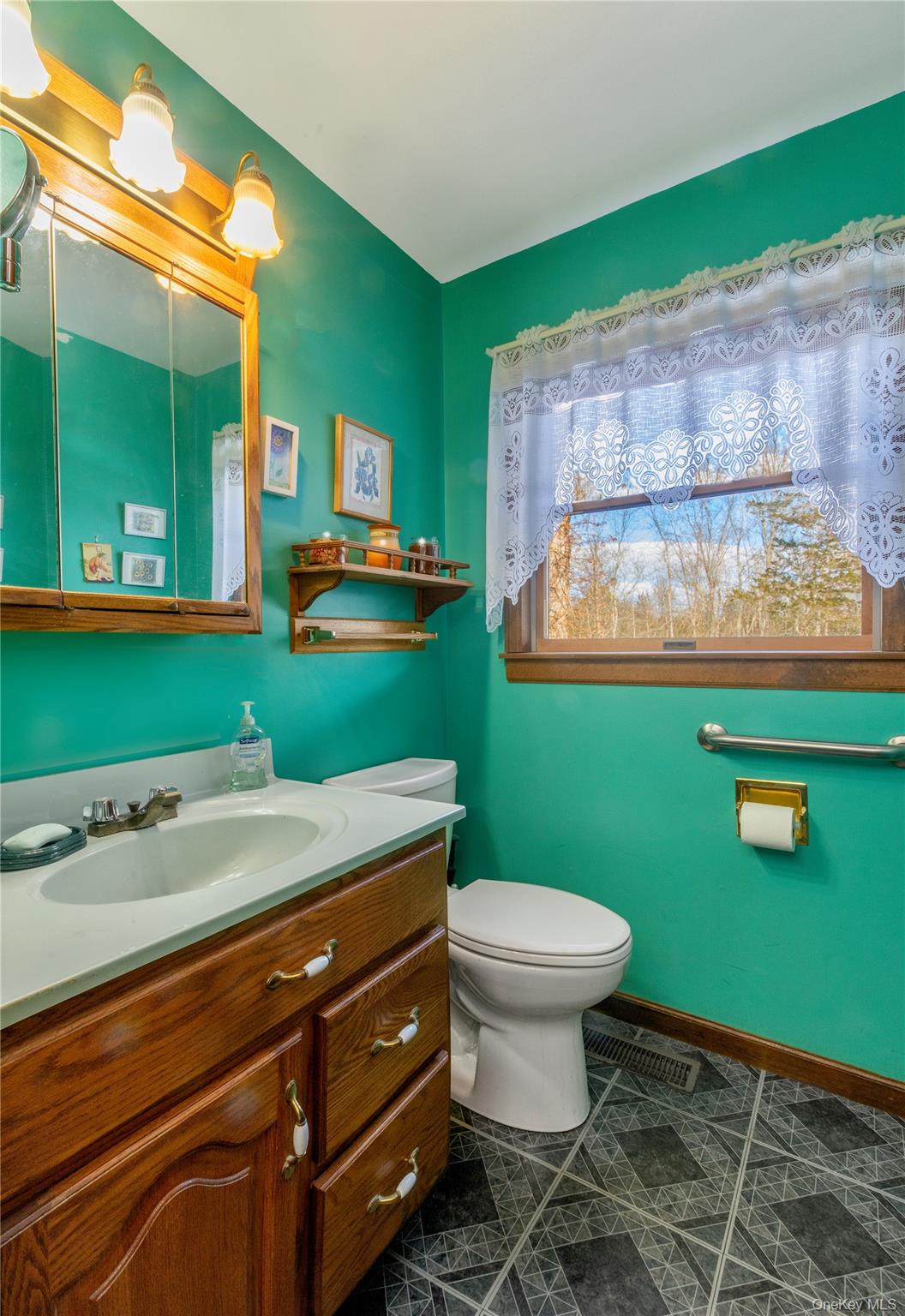 15 Unity Lane Property Photo 13