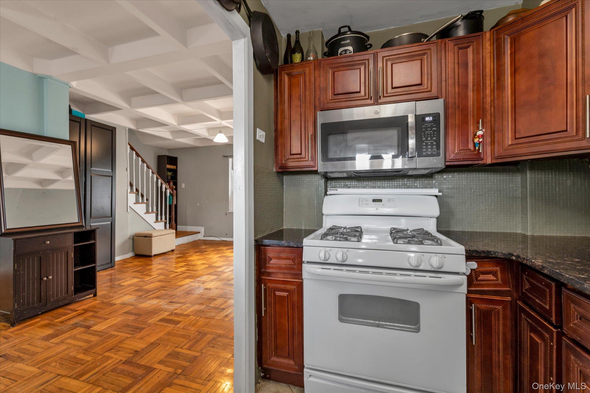 14908 Union Turnpike 19c Property Photo 8